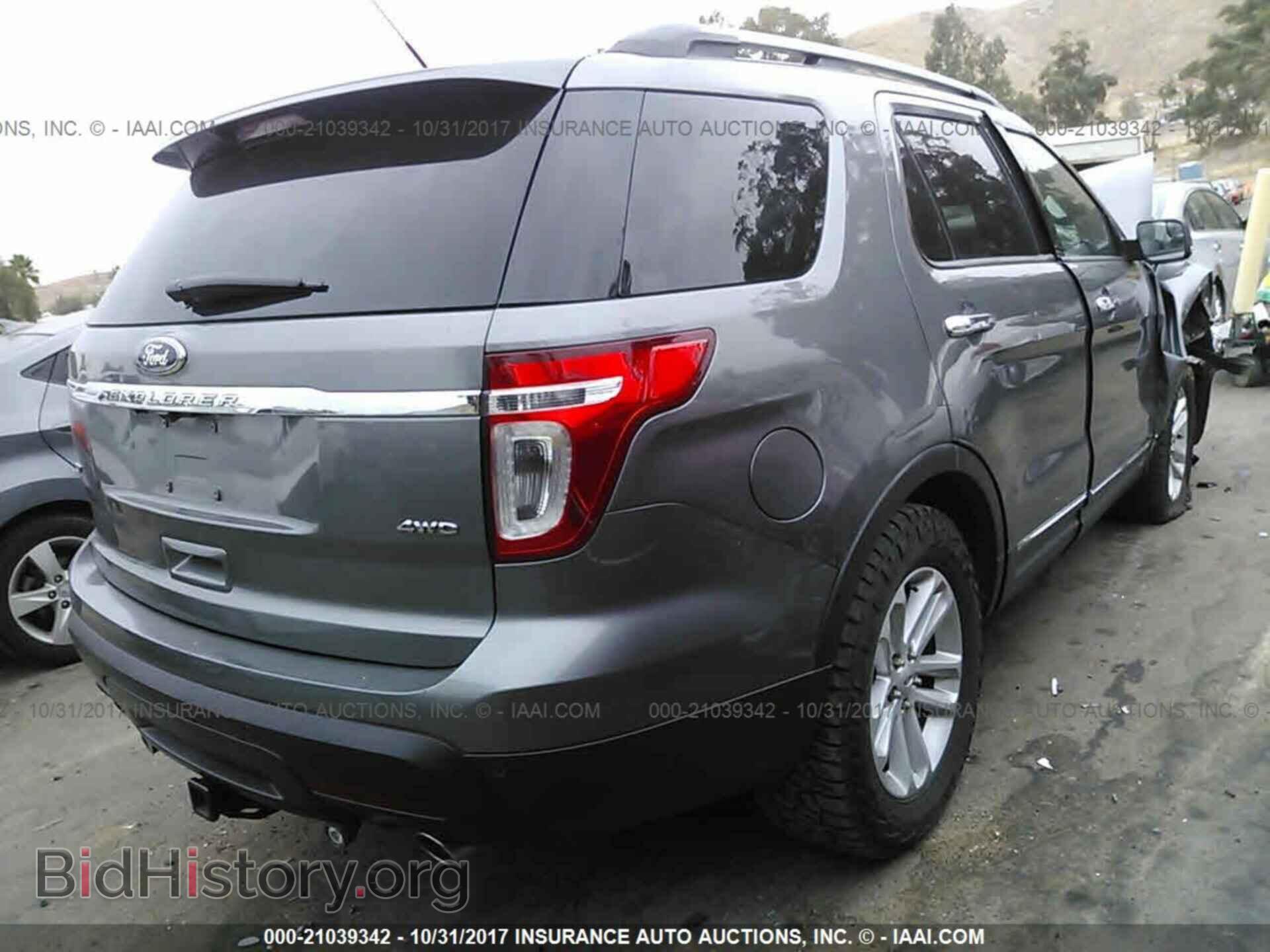 2013 Ford Explorer - VIN: 1FM5K8D82DGC06301 - Photo 4