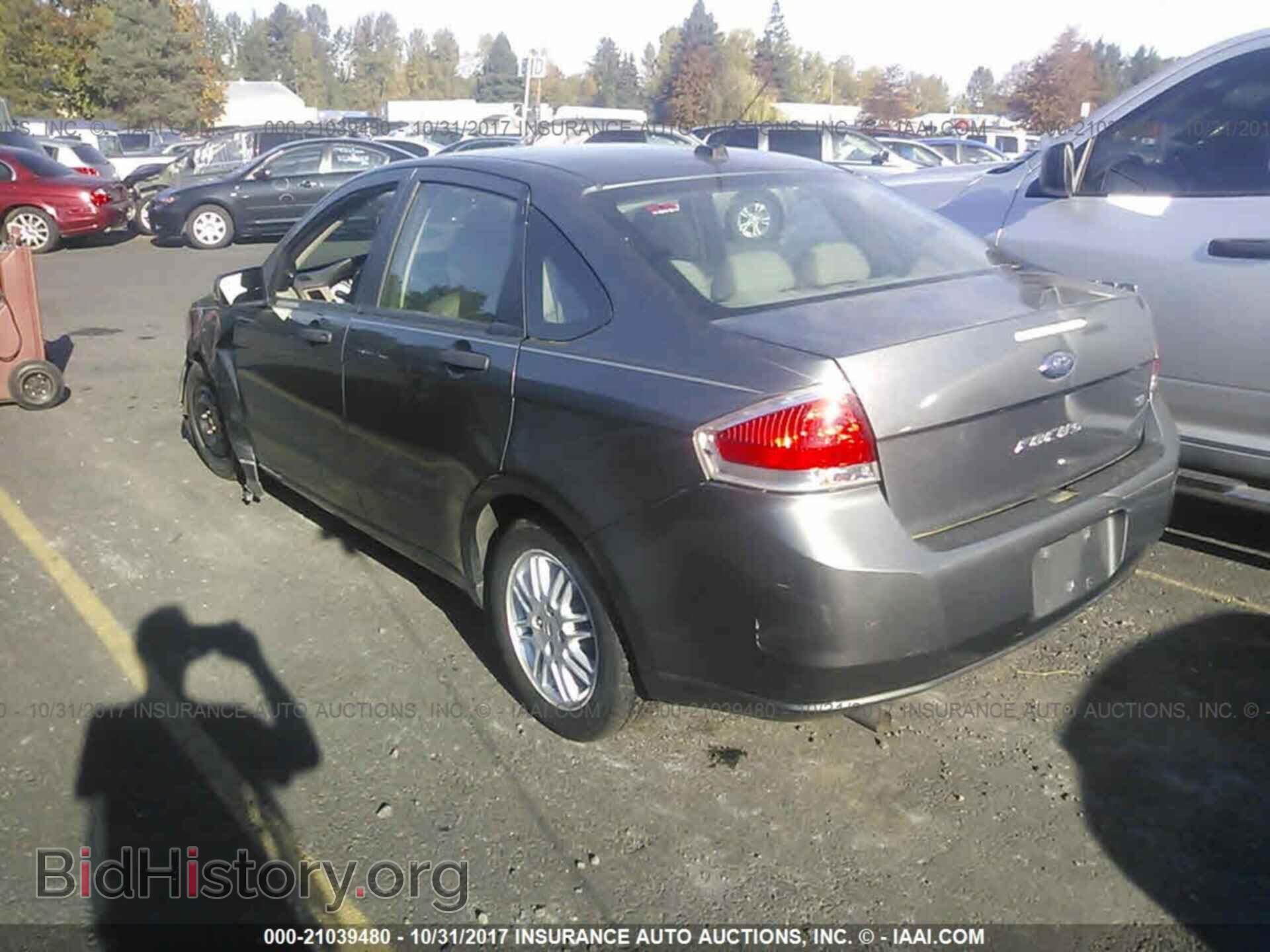 2011 Ford Focus - VIN: 1FAHP3FN7BW151054 - Фото 3