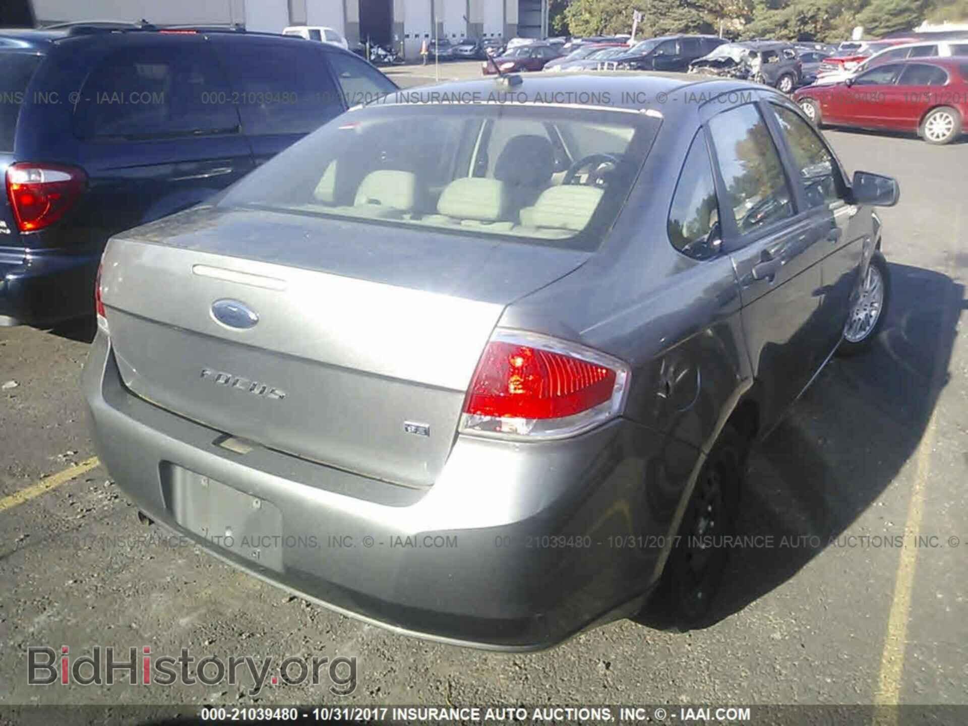 2011 Ford Focus - VIN: 1FAHP3FN7BW151054 - Фото 4
