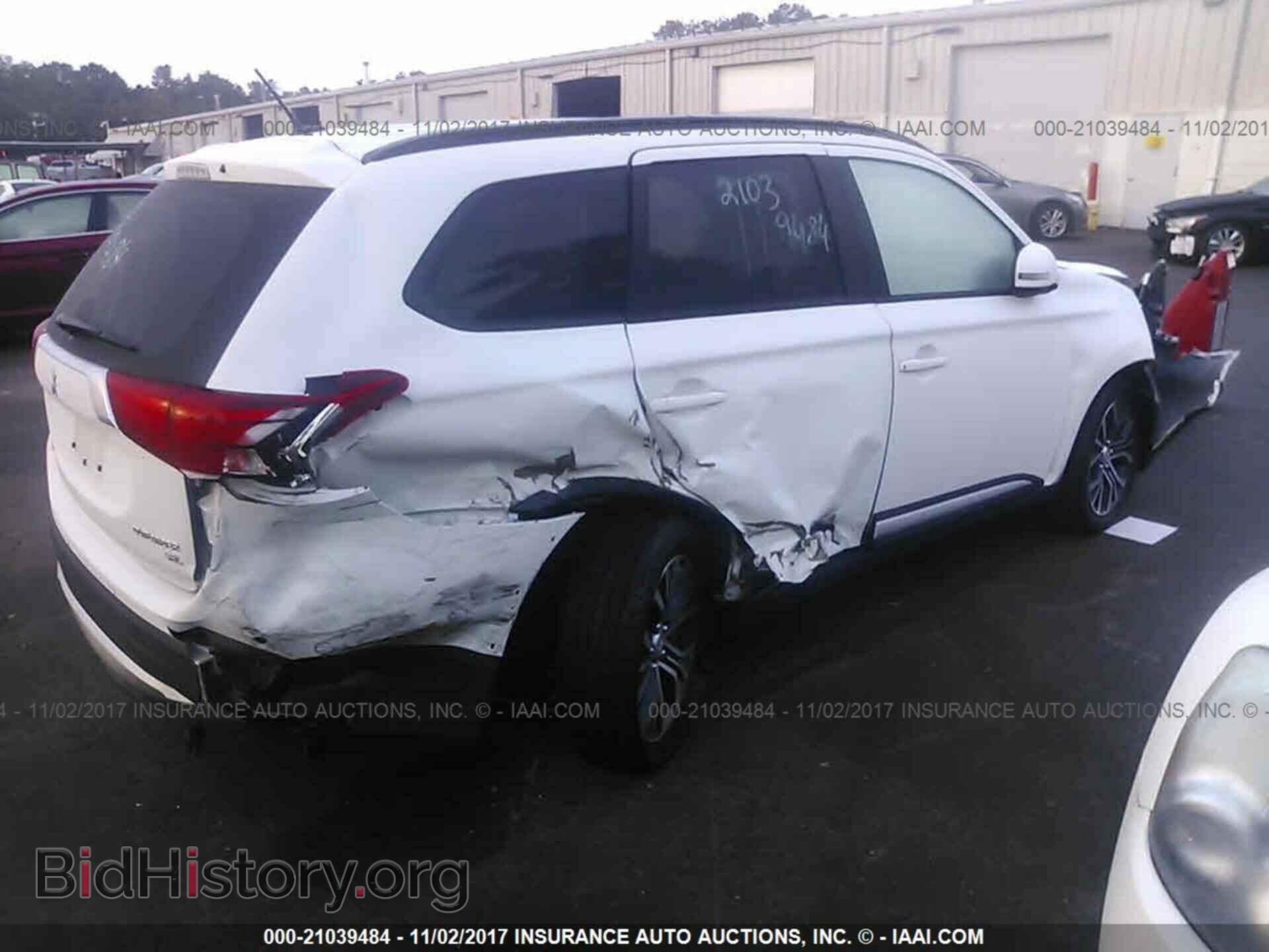 2016 Mitsubishi Outlander - VIN: JA4AD3A30GZ010868 - Фото 4