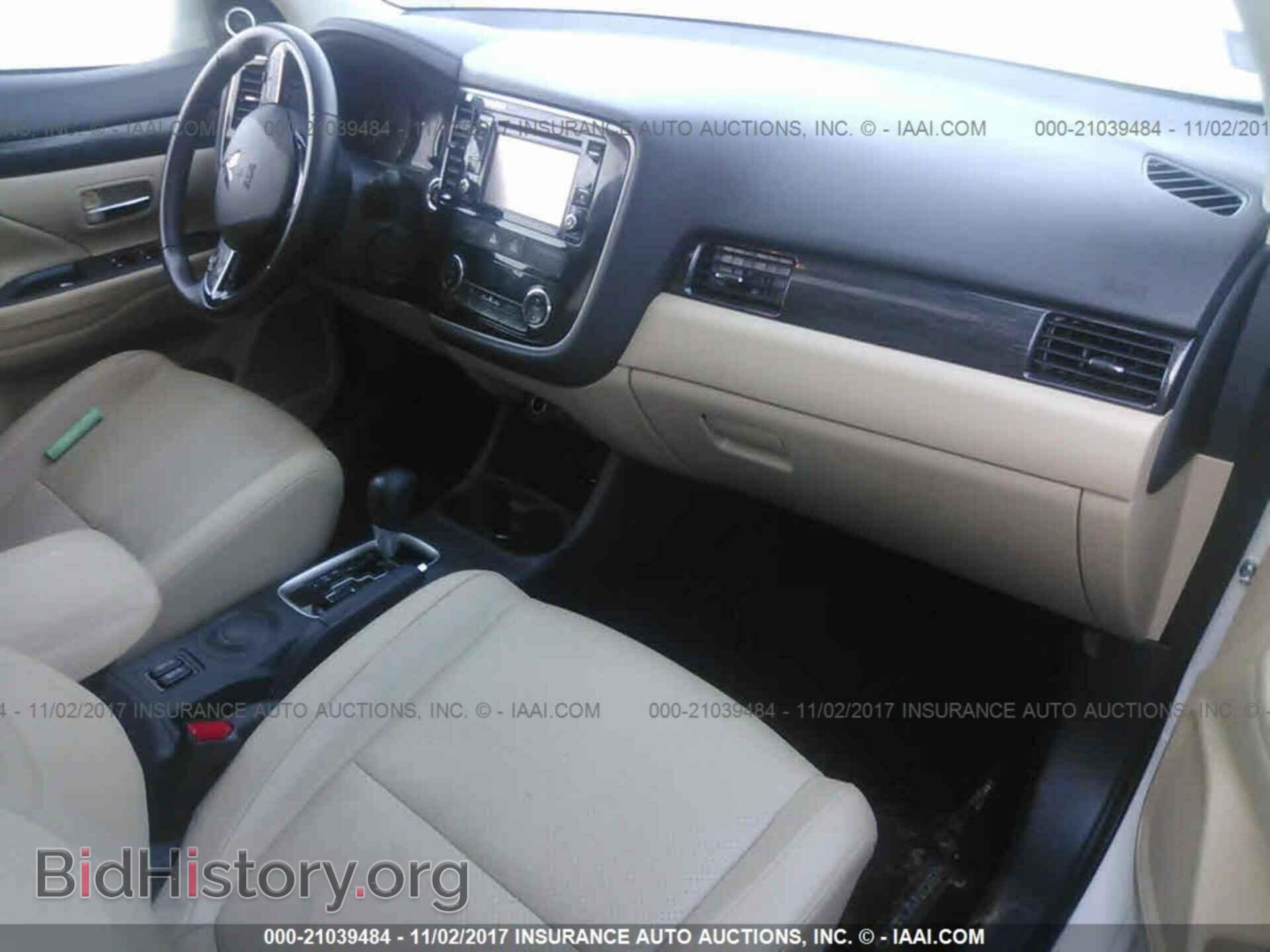 2016 Mitsubishi Outlander - VIN: JA4AD3A30GZ010868 - Фото 5