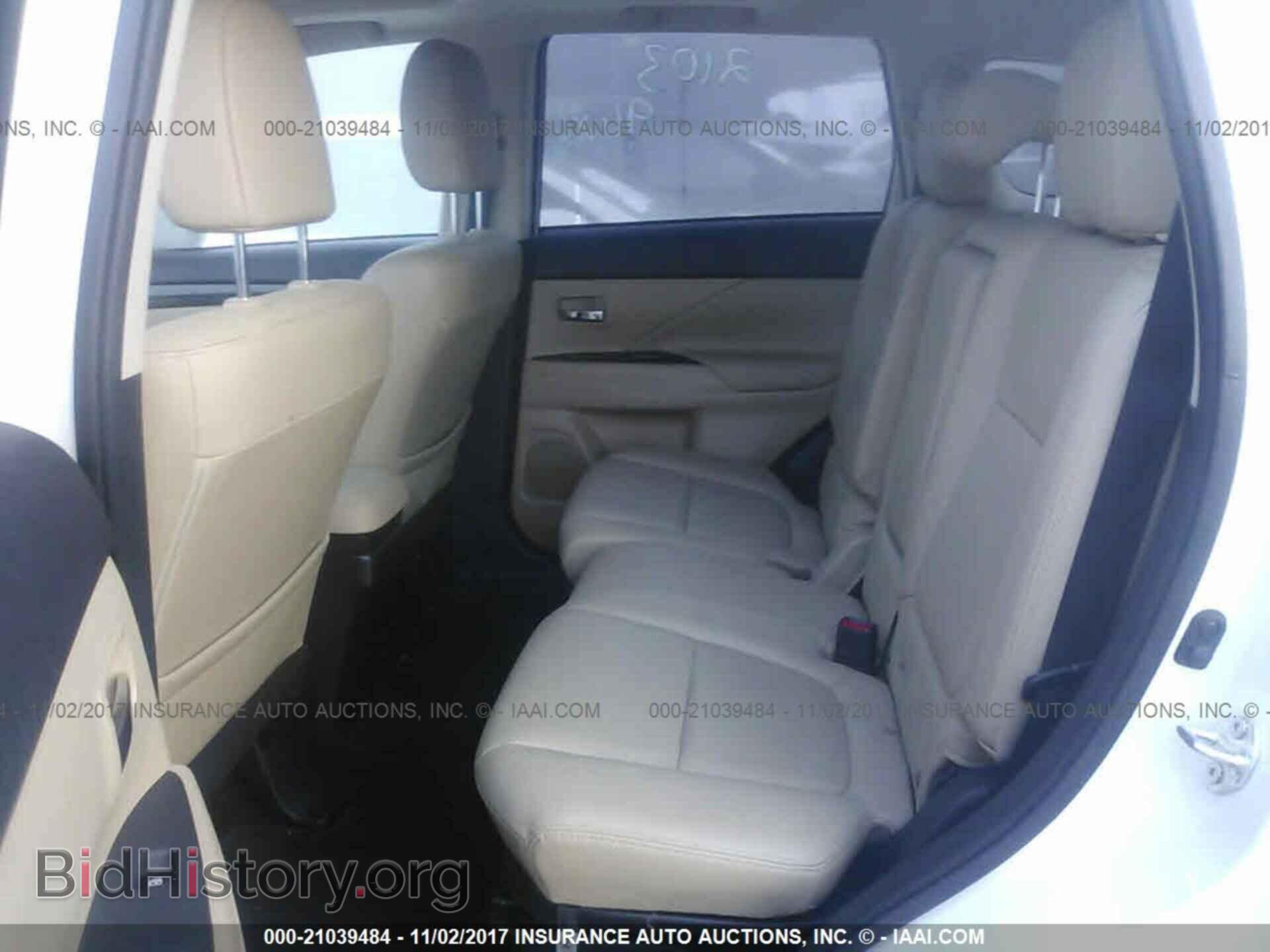 2016 Mitsubishi Outlander - VIN: JA4AD3A30GZ010868 - Фото 8
