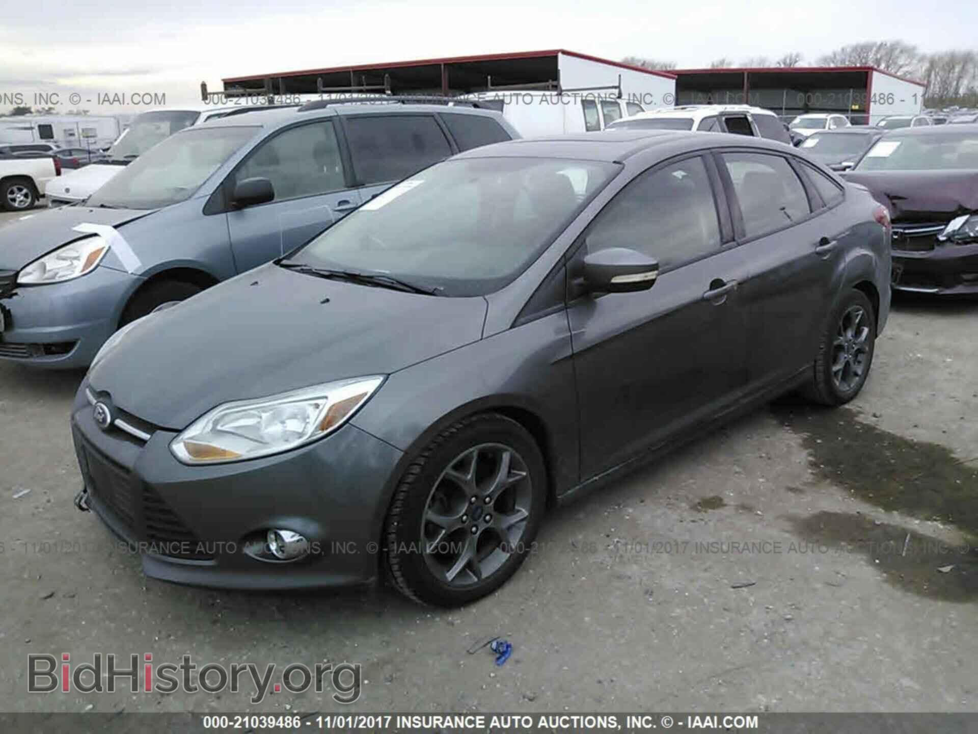 2013 Ford Focus - VIN: 1FADP3F24DL308824 - Фото 2