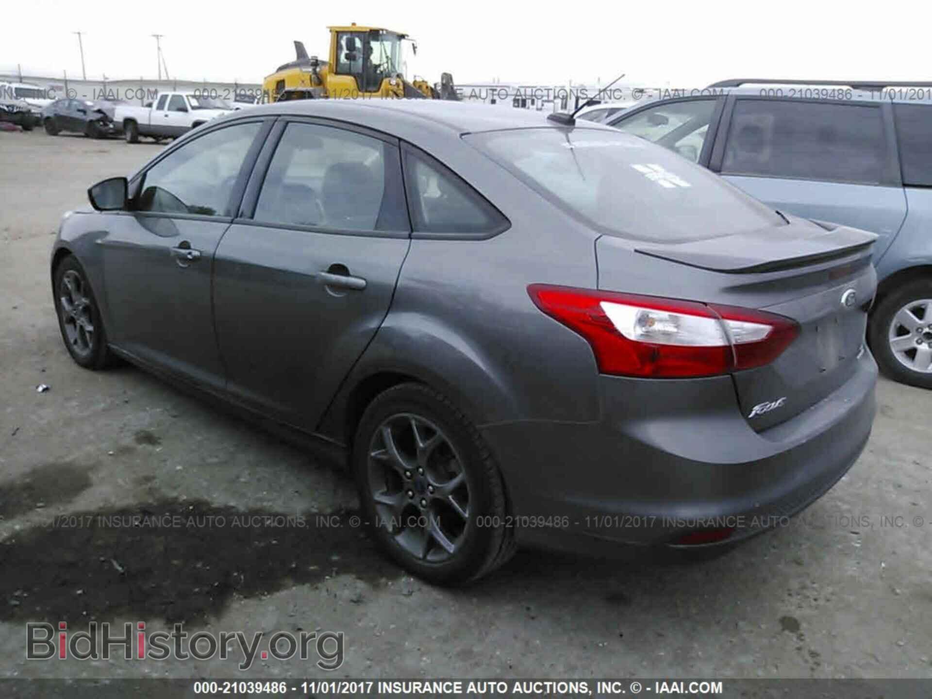 2013 Ford Focus - VIN: 1FADP3F24DL308824 - Фото 3