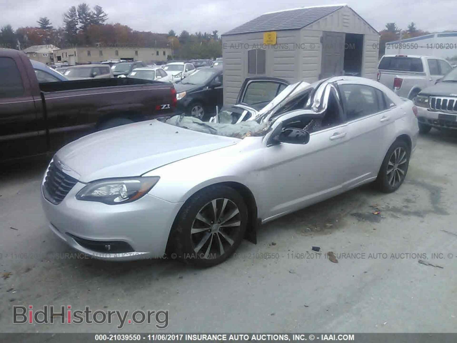 2012 Chrysler 200 - VIN: 1C3CCBBG7CN258215 - Photo 2