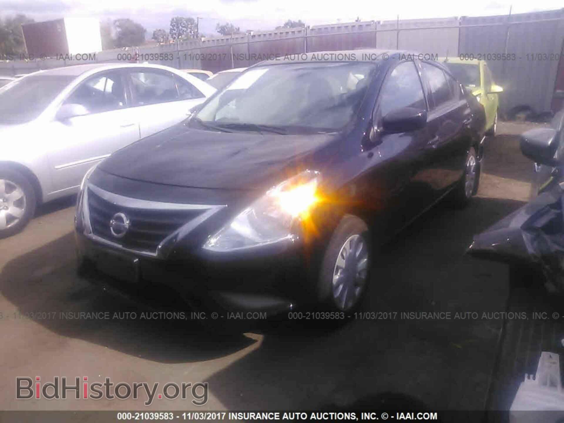 2017 Nissan Versa - VIN: 3N1CN7AP7HL871000 - Фото 2