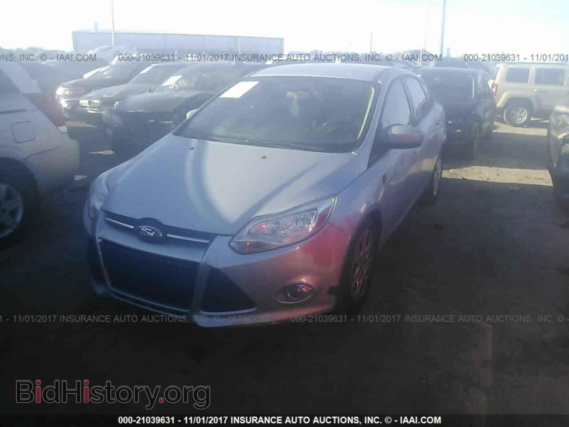 2012 Ford Focus - VIN: 1FAHP3F29CL326705 - Photo 2
