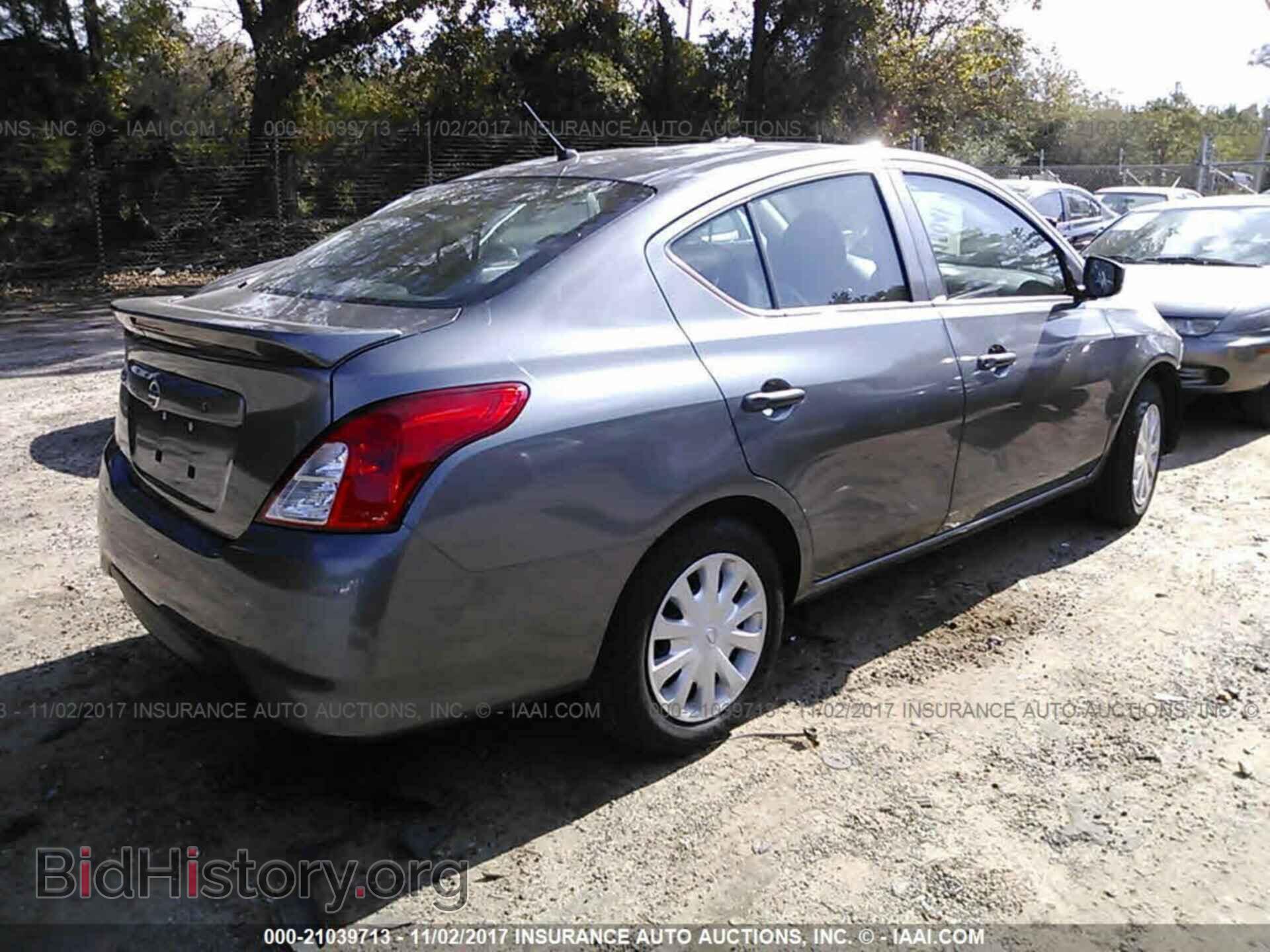 2017 Nissan Versa - VIN: 3N1CN7AP3HL866568 - Photo 4