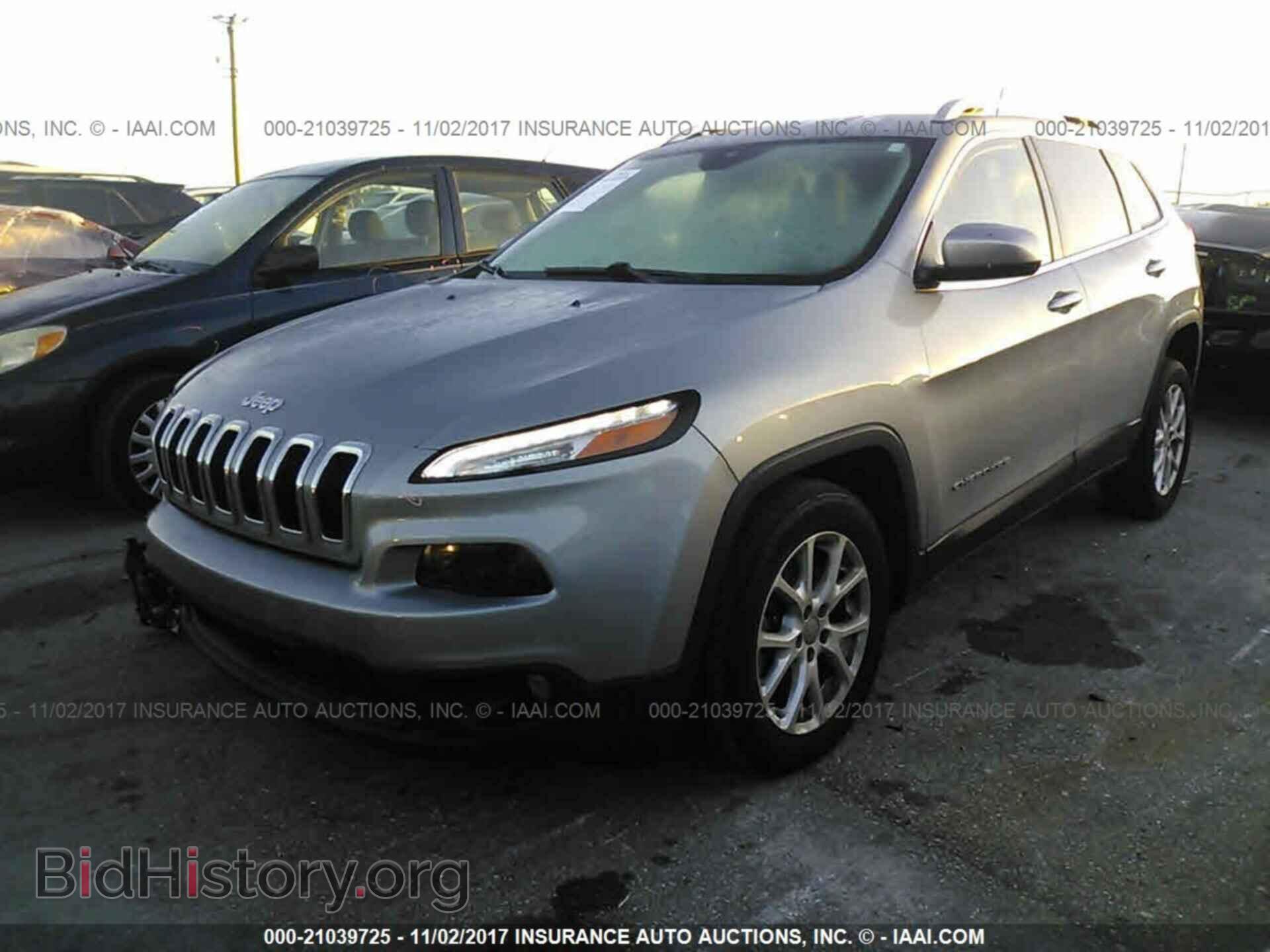 2014 Jeep Cherokee - VIN: 1C4PJLCB0EW320904 - Photo 2
