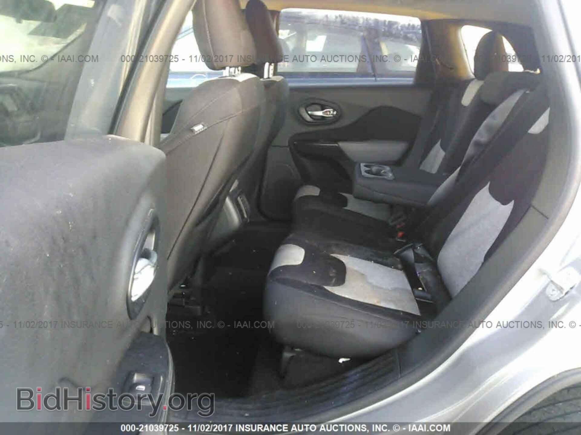 2014 Jeep Cherokee - VIN: 1C4PJLCB0EW320904 - Photo 8