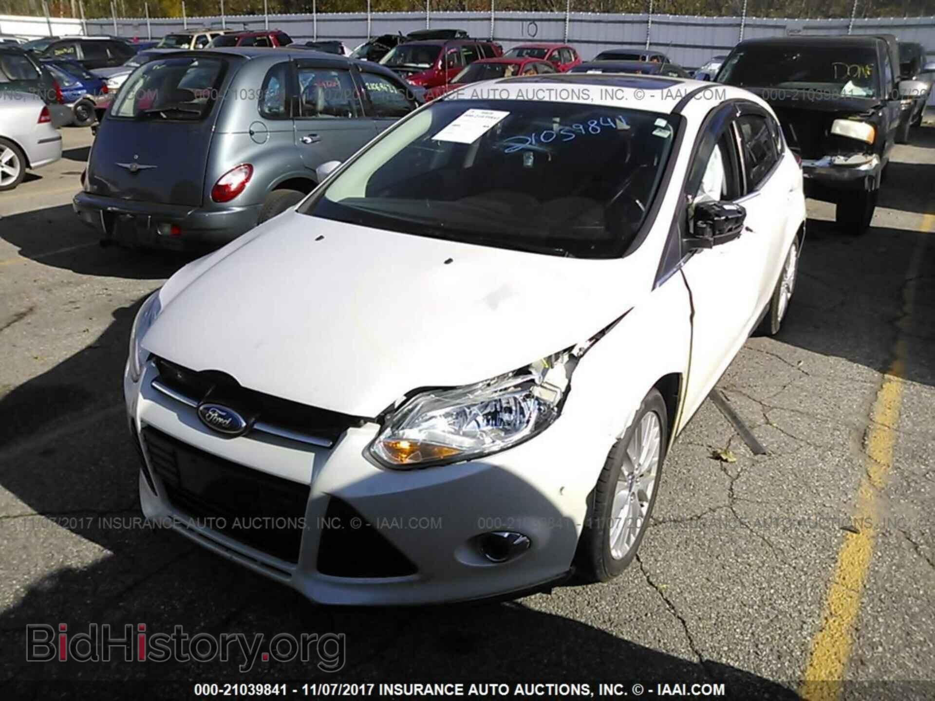 2012 Ford Focus - VIN: 1FAHP3M23CL198299 - Photo 2