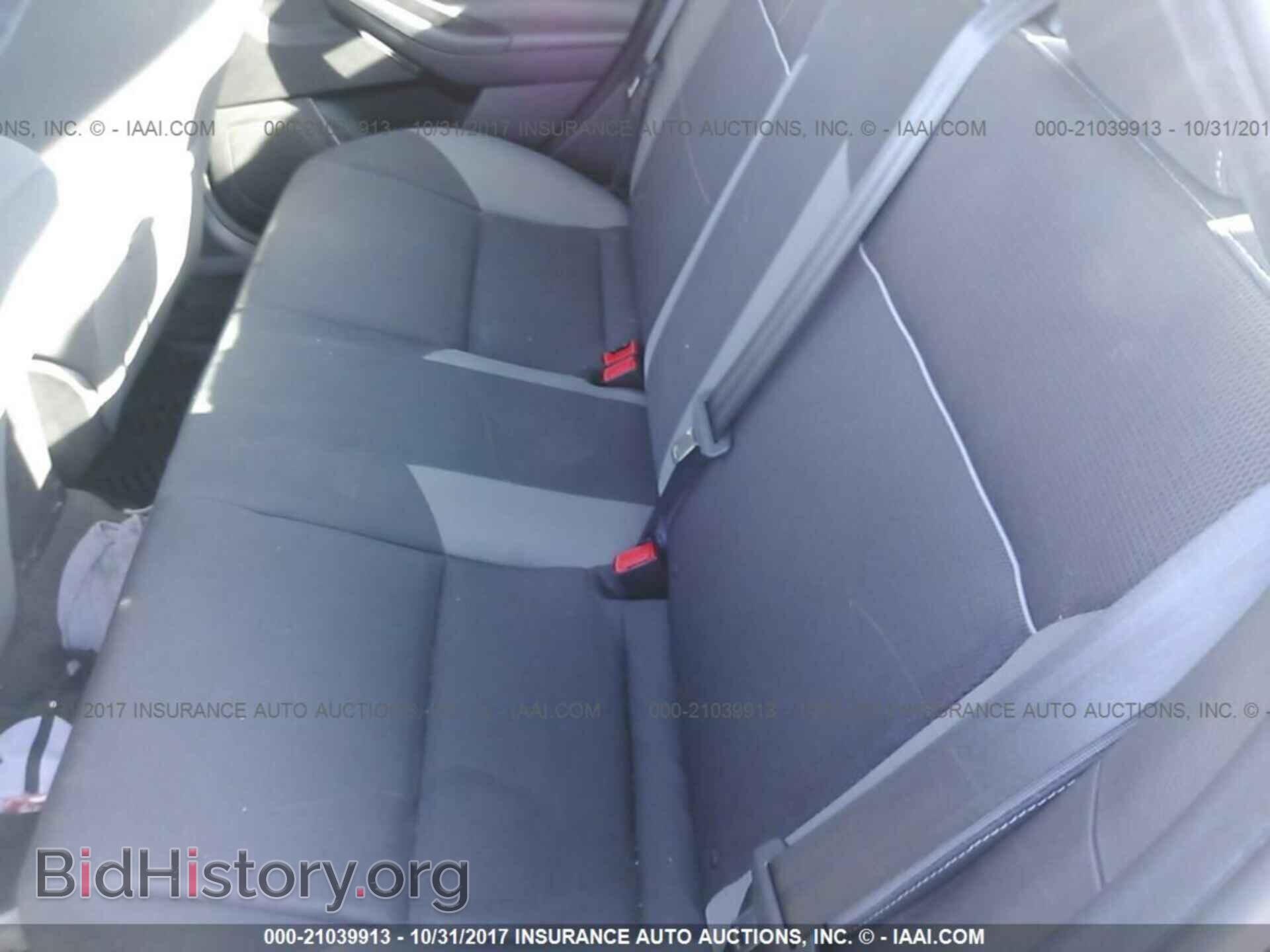 2012 Ford Focus - VIN: 1FAHP3F22CL129147 - Photo 8