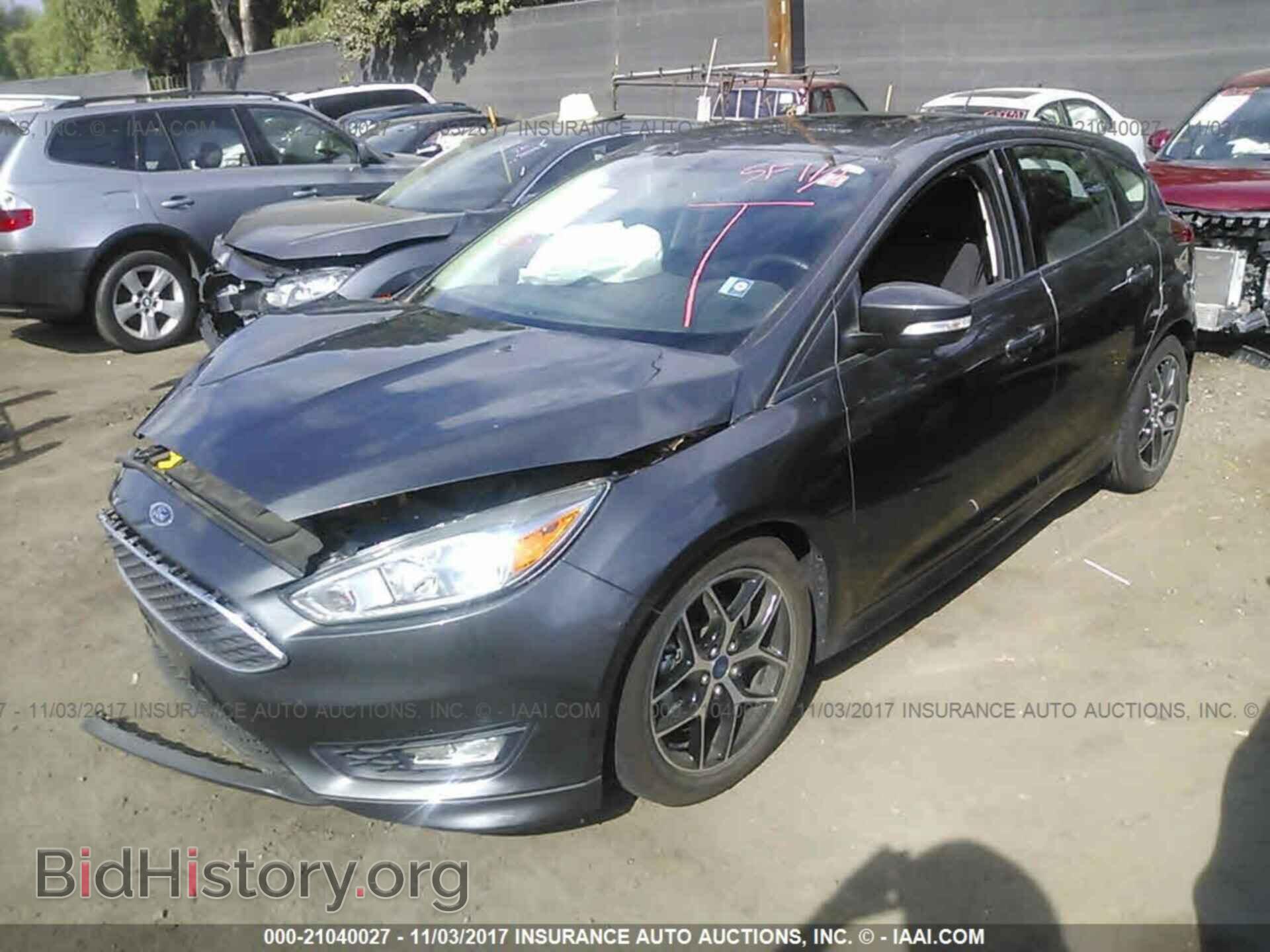 2016 Ford Focus - VIN: 1FADP3K2XGL254598 - Photo 2
