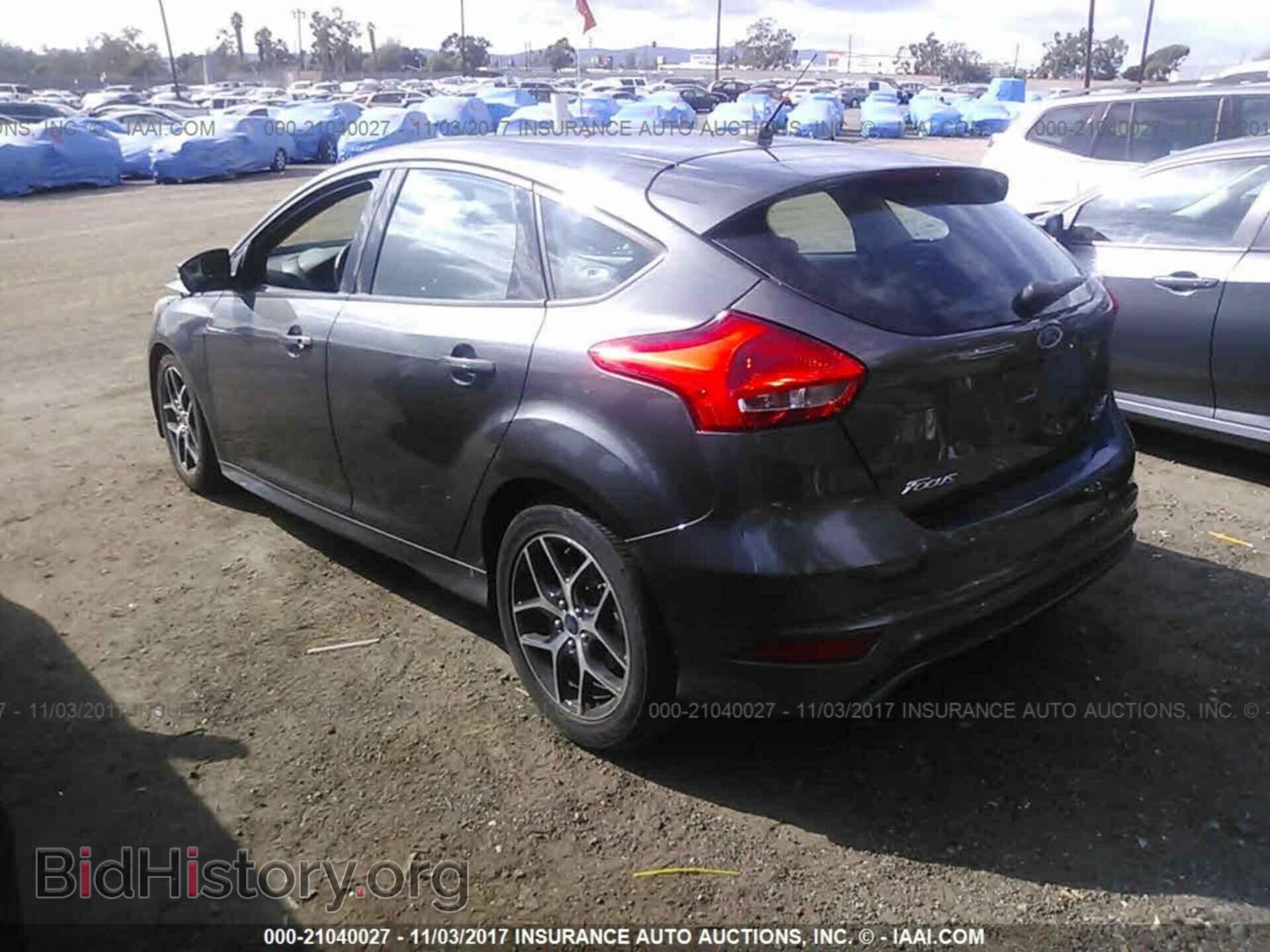 2016 Ford Focus - VIN: 1FADP3K2XGL254598 - Photo 3