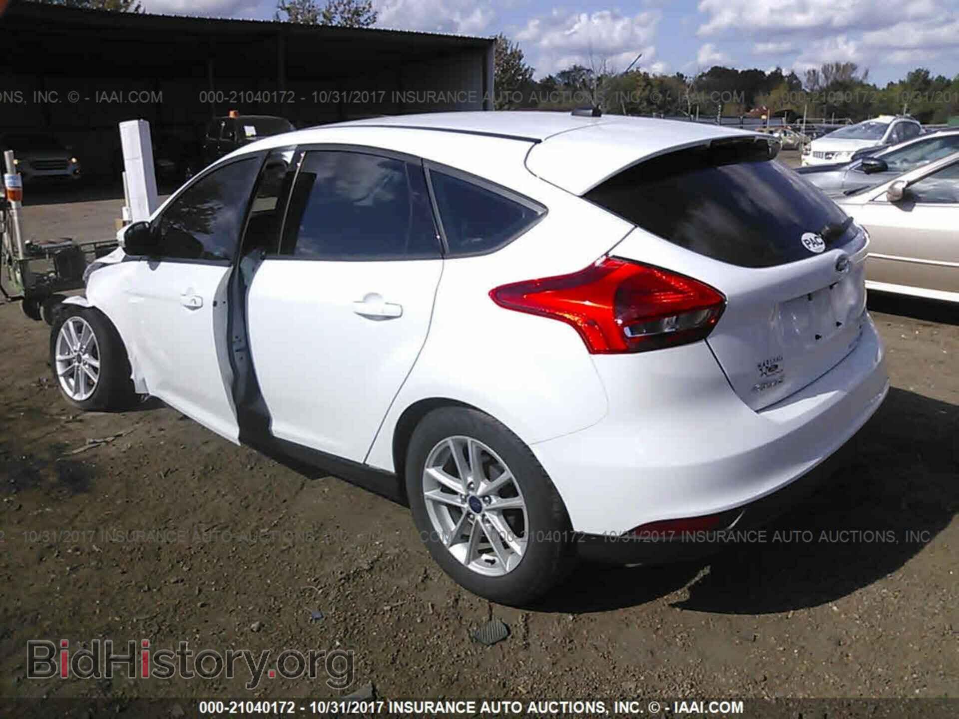 2017 Ford Focus - VIN: 1FADP3K25HL227942 - Photo 3