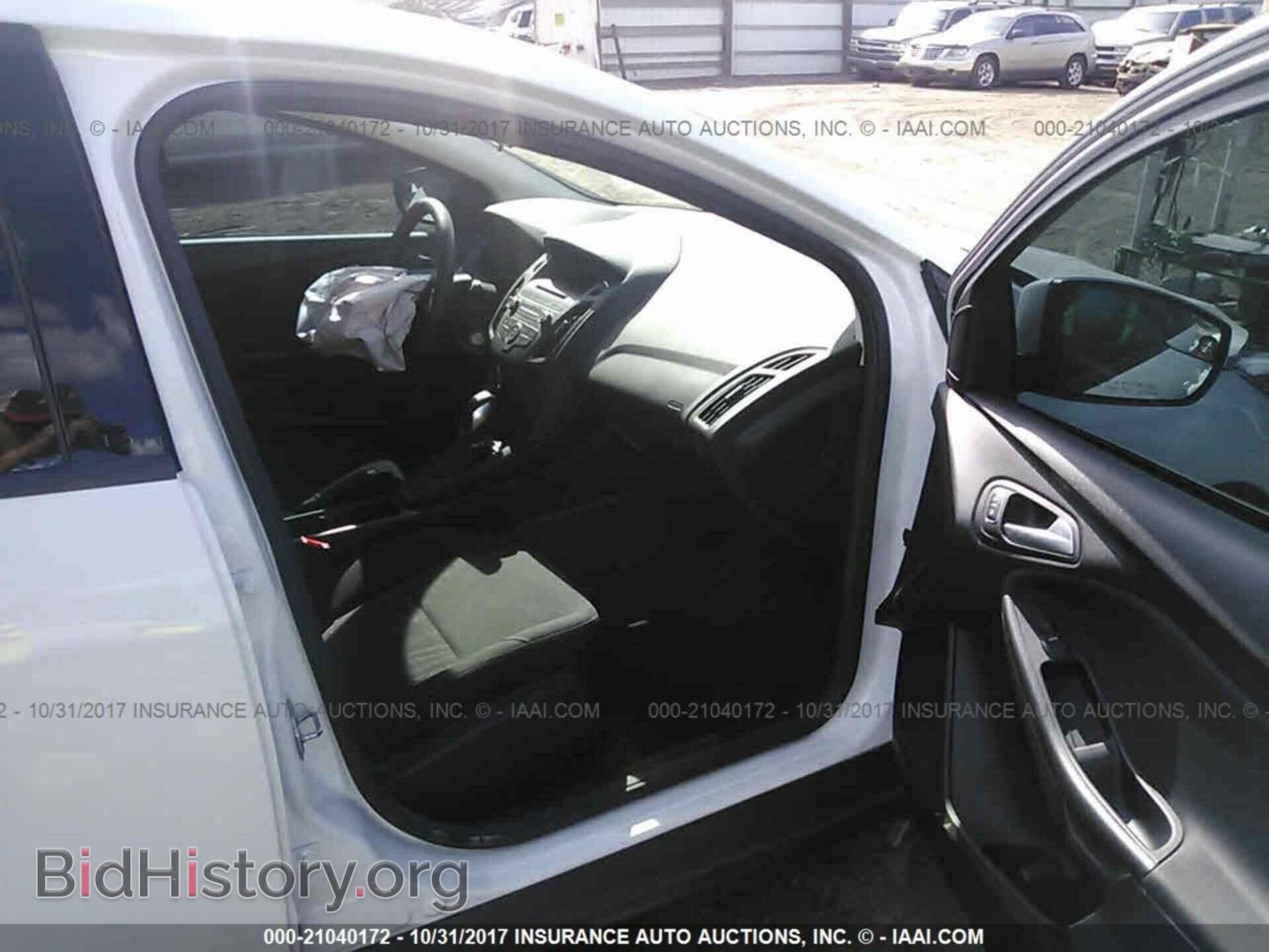 2017 Ford Focus - VIN: 1FADP3K25HL227942 - Photo 5