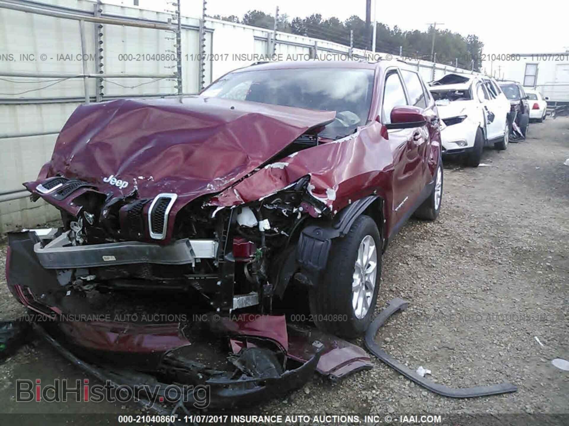 2014 Jeep Cherokee - VIN: 1C4PJLCS2EW322167 - Photo 2