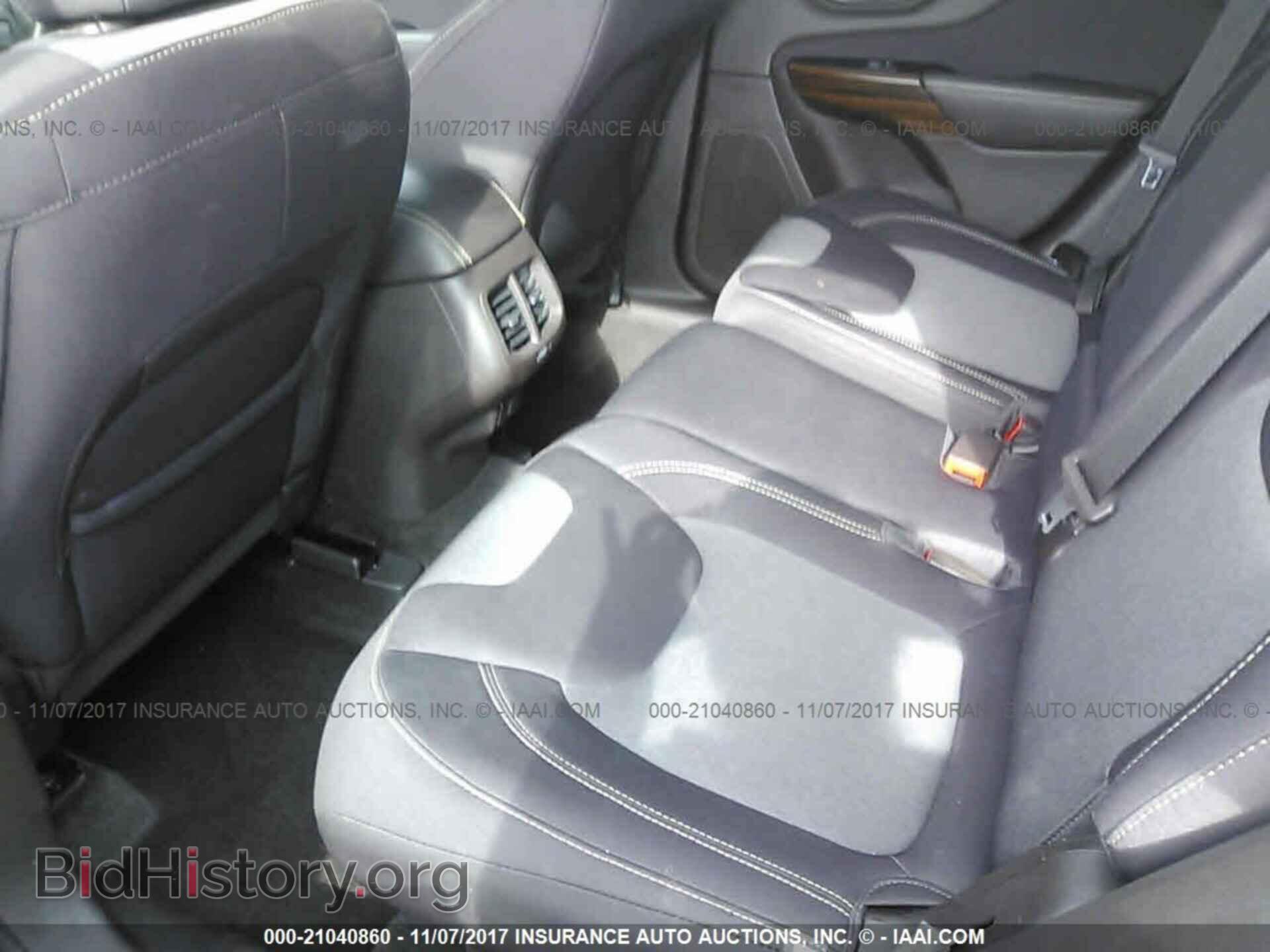2014 Jeep Cherokee - VIN: 1C4PJLCS2EW322167 - Photo 8