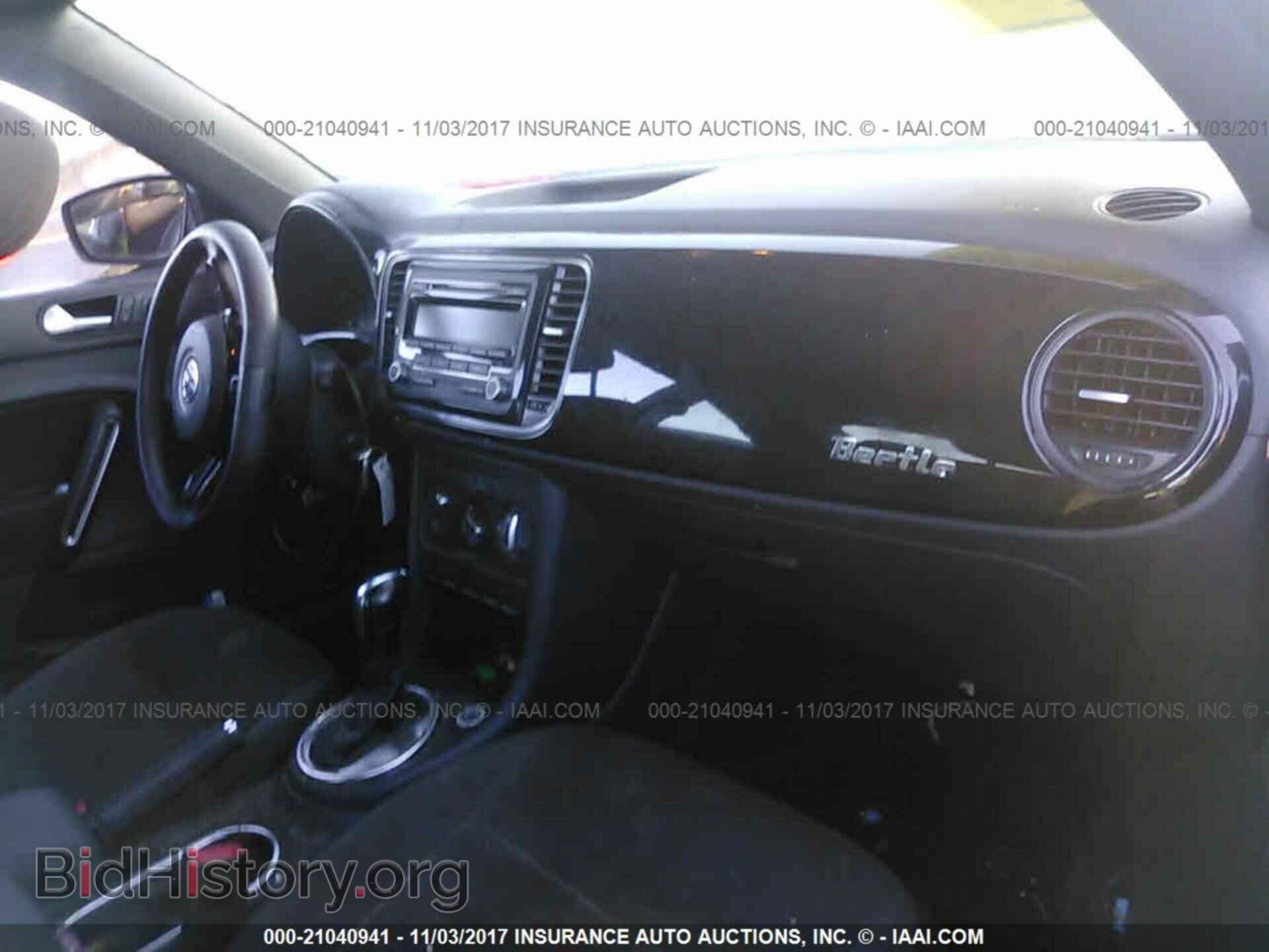 2013 Volkswagen Beetle - VIN: 3VWFP7AT9DM654373 - Фото 5