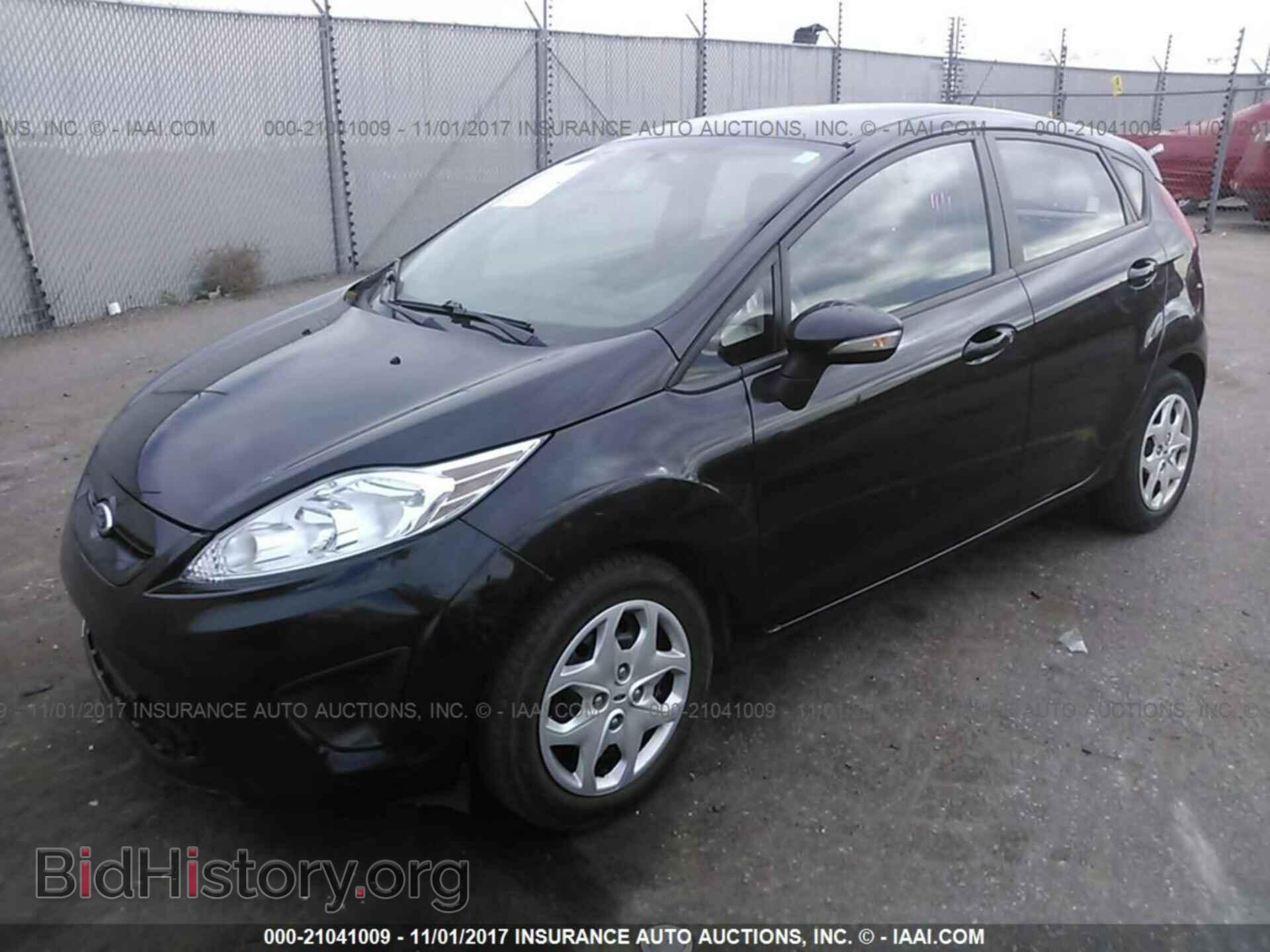 2013 Ford Fiesta - VIN: 3FADP4EJ6DM219706 - Photo 2