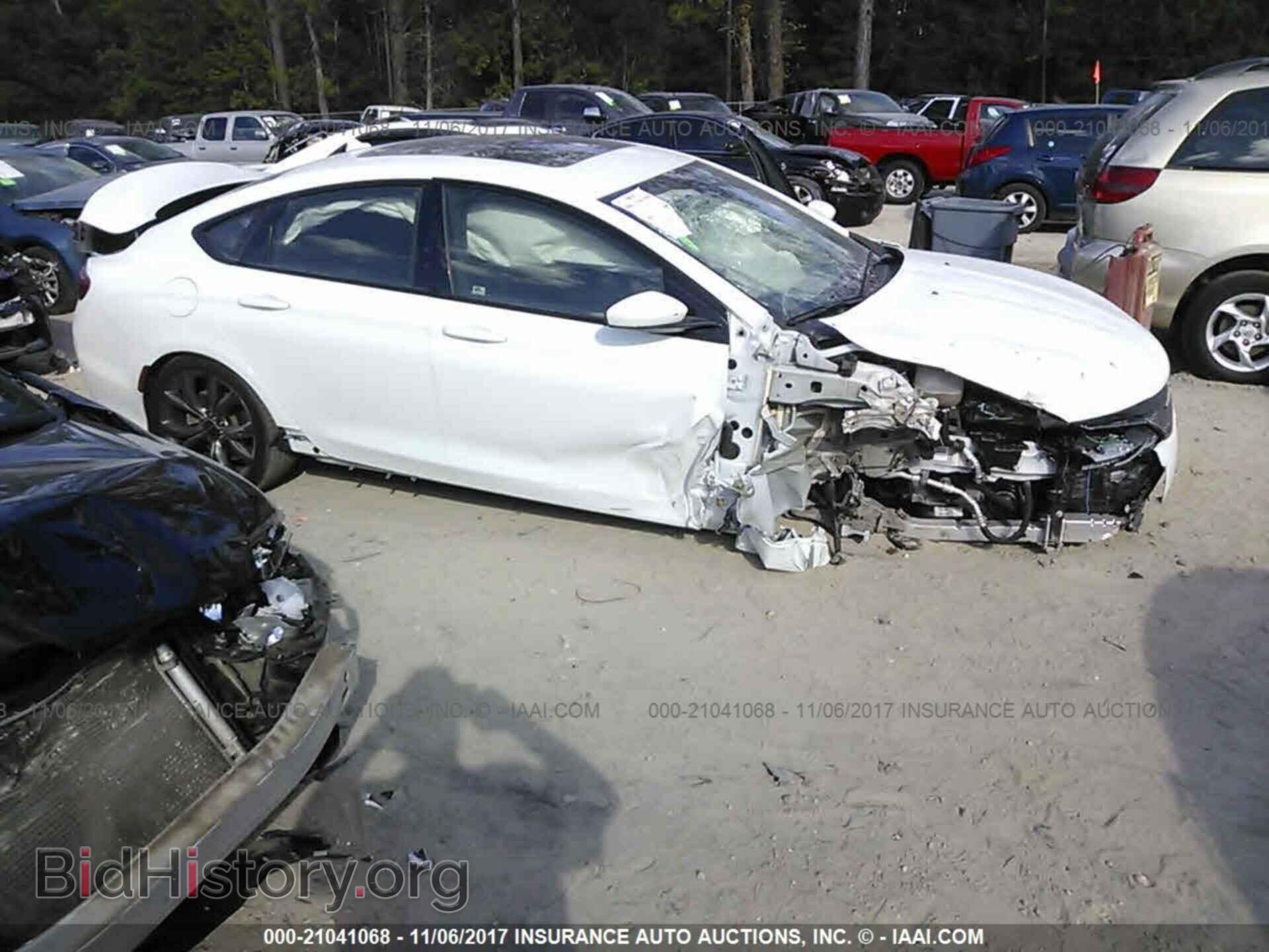 Photo 1C3CCCBB8FN532004 - Chrysler 200 2015