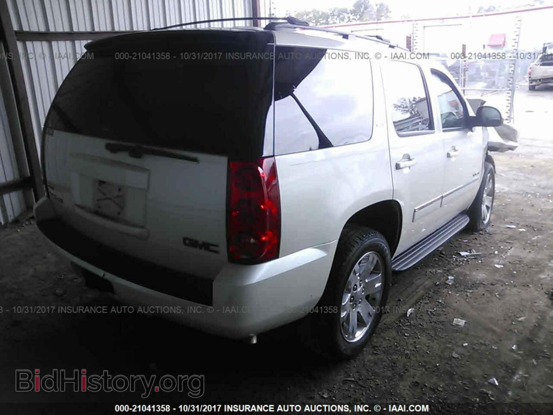 2011 Gmc Yukon - VIN: 1GKS1CE04BR397795 - Photo 4