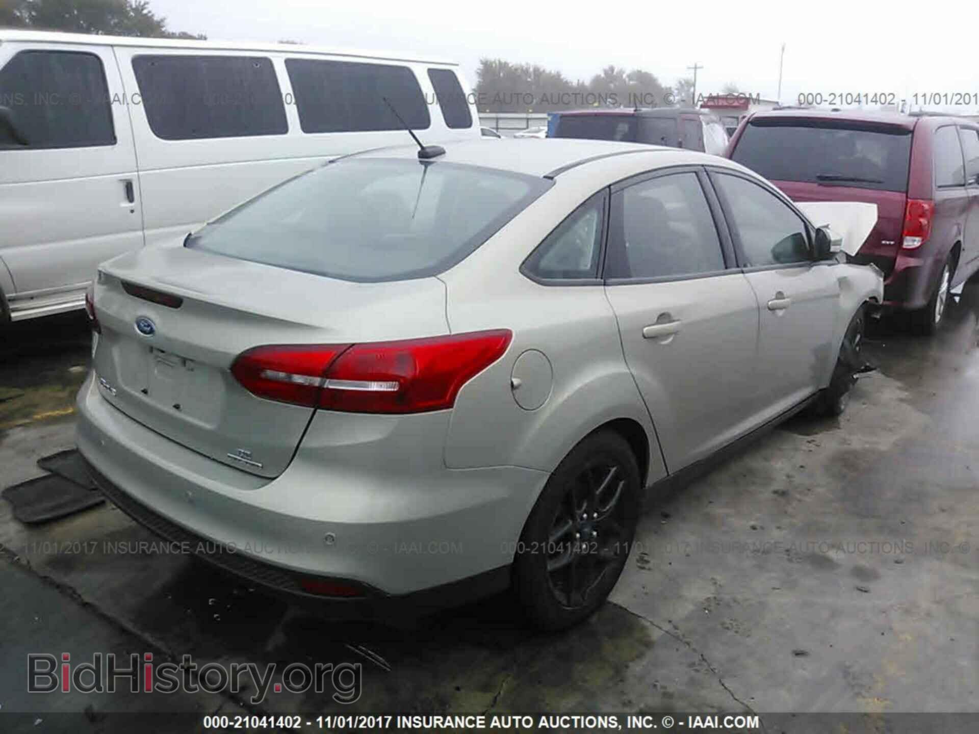 2016 Ford Focus - VIN: 1FADP3F26GL227473 - Photo 4