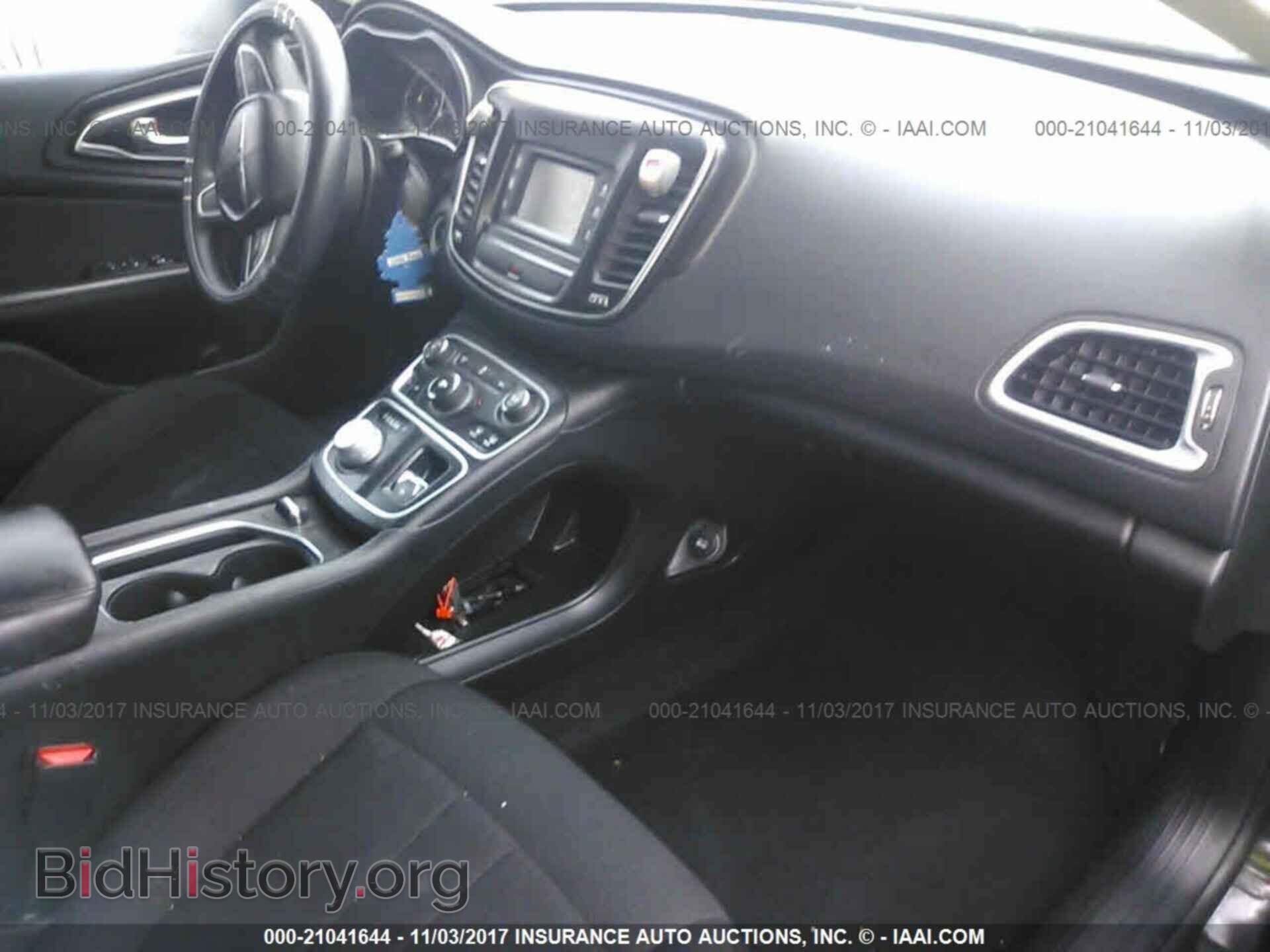 2016 Chrysler 200 - VIN: 1C3CCCAB6GN149472 - Photo 5
