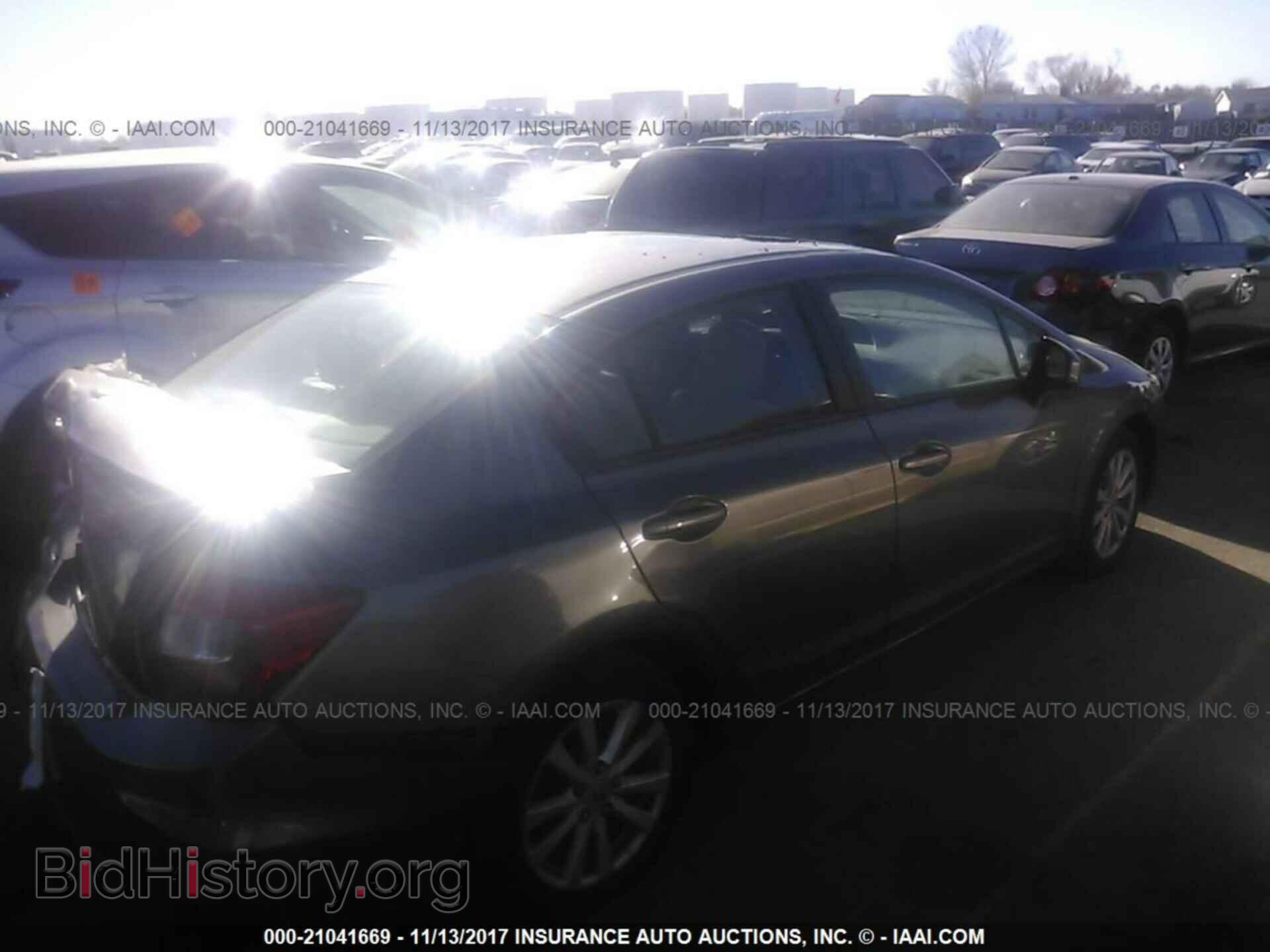 2012 Honda Civic - VIN: 19XFB2F98CE038464 - Photo 4
