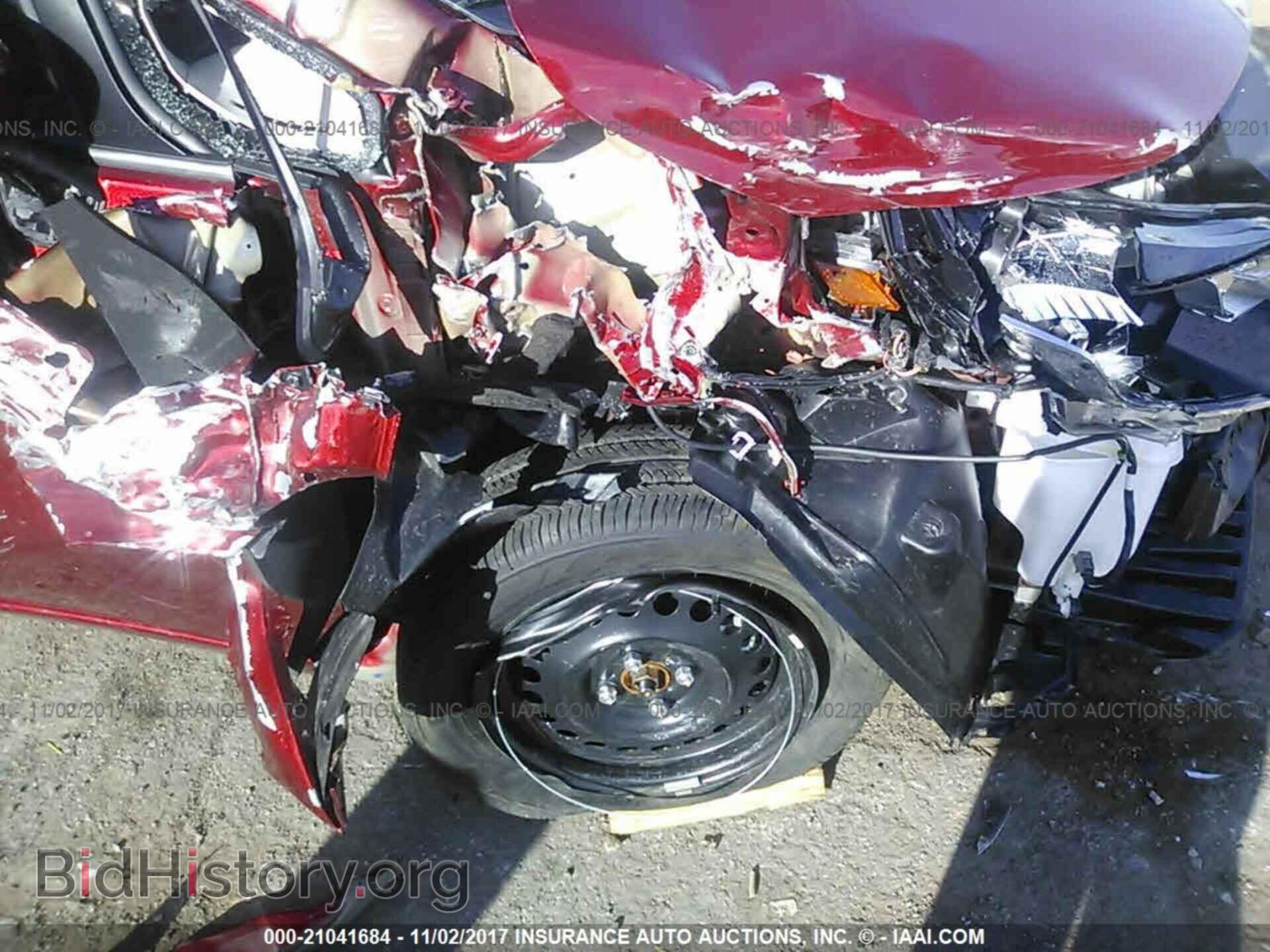 2018 Nissan Versa note - VIN: 3N1CE2CP3JL352094 - Photo 6