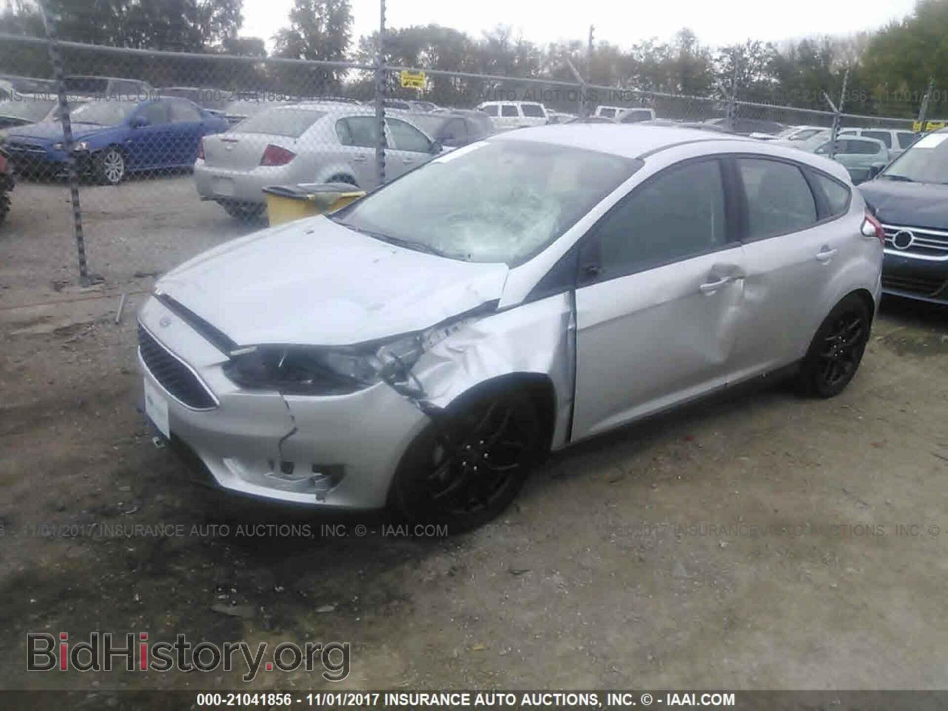 2016 Ford Focus - VIN: 1FADP3K22GL325809 - Photo 2