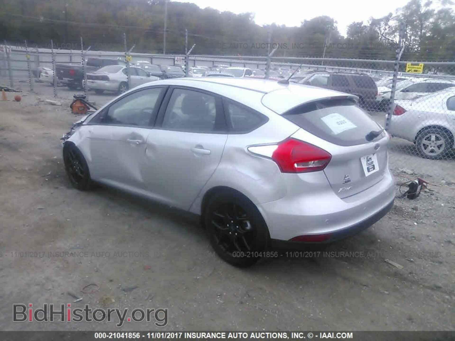 2016 Ford Focus - VIN: 1FADP3K22GL325809 - Photo 3