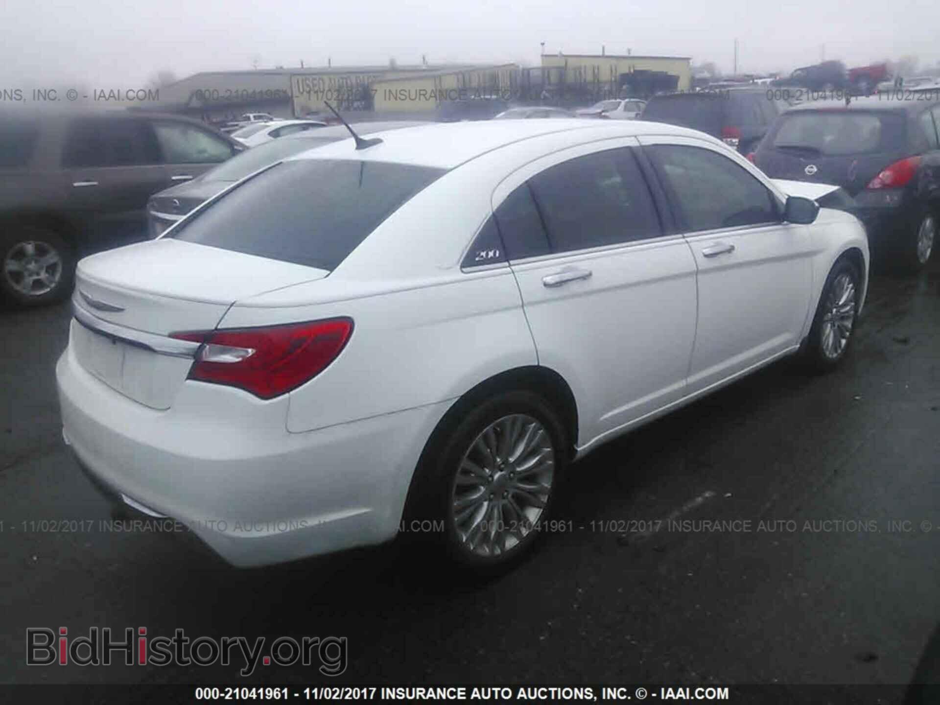2012 Chrysler 200 - VIN: 1C3CCBCG2CN249386 - Photo 4