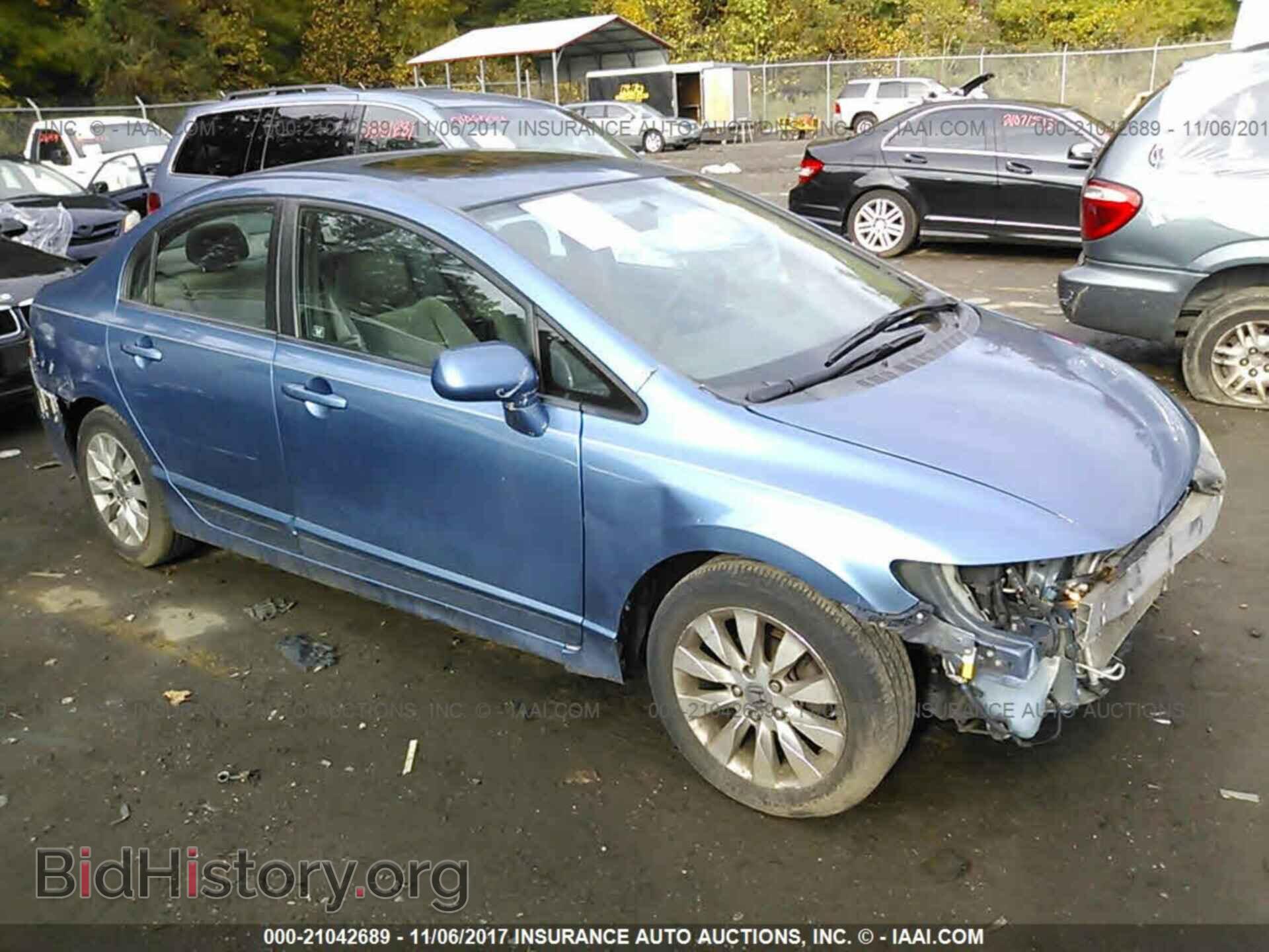 Фотография 19XFA1F84BE040120 - Honda Civic 2011
