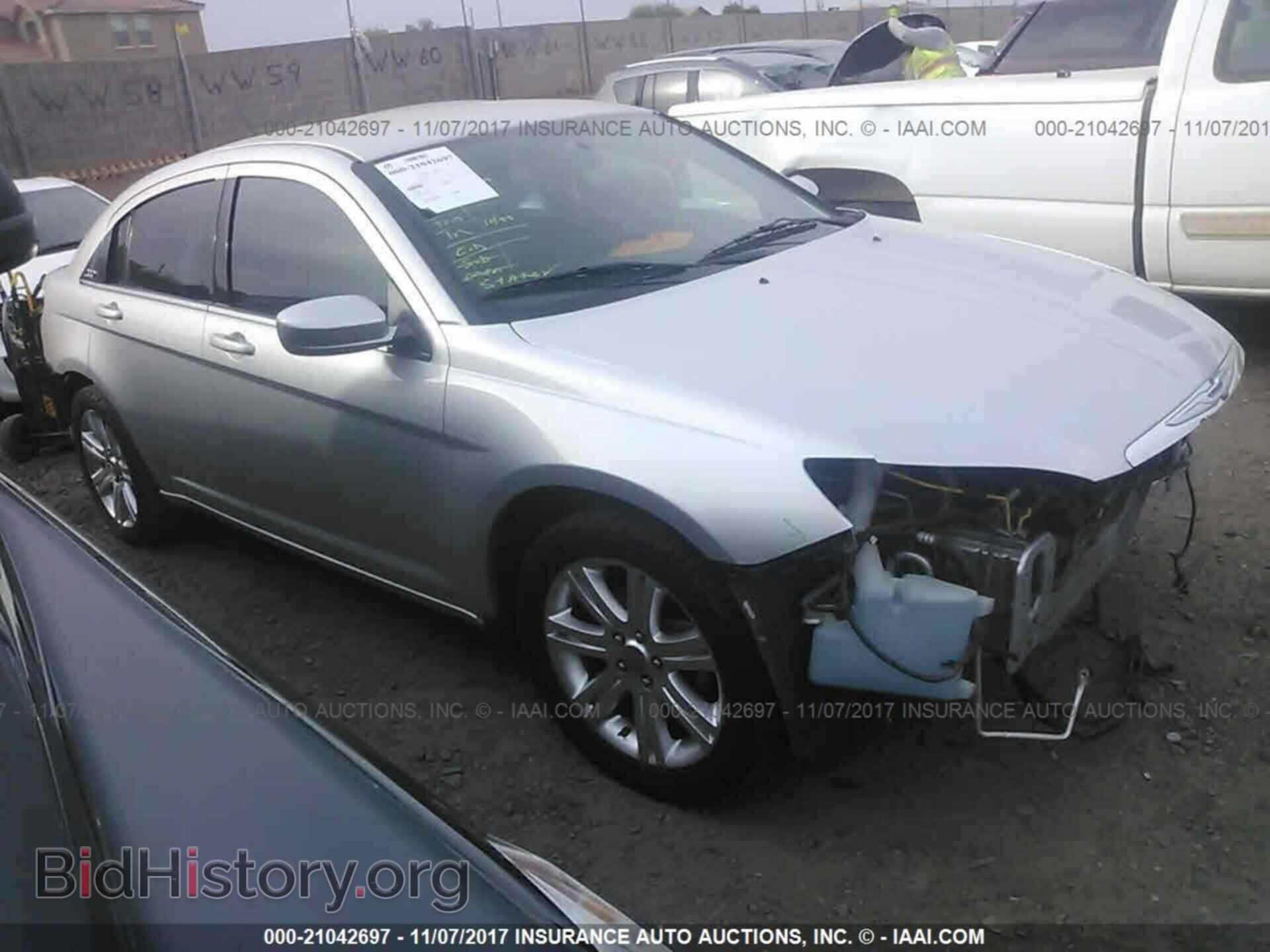 Фотография 1C3CCBBB1CN144196 - Chrysler 200 2012