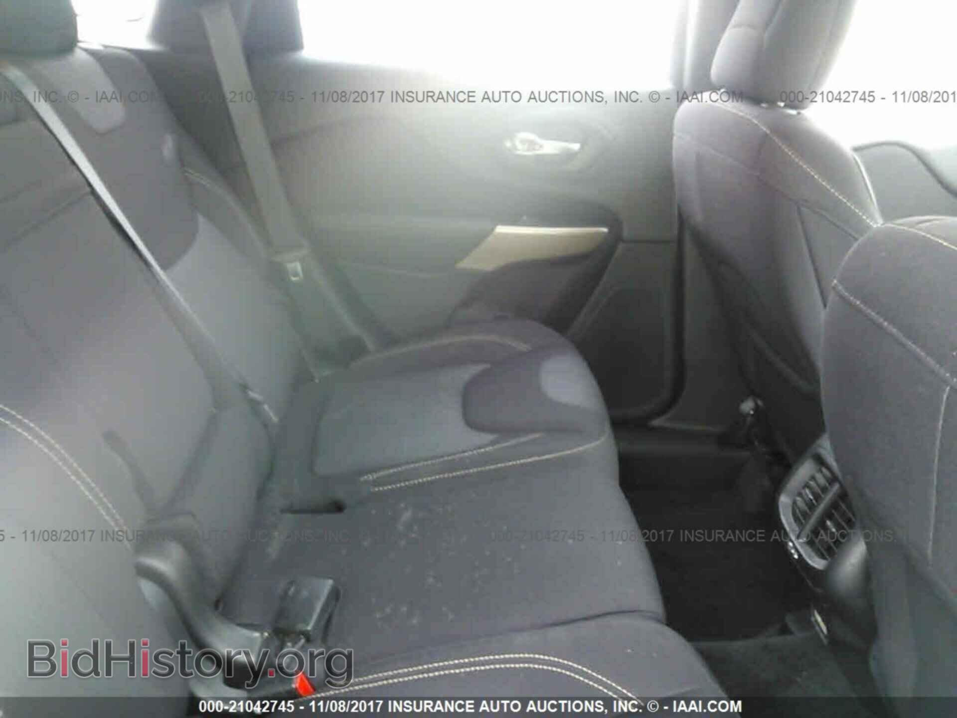 2017 Jeep Cherokee - VIN: 1C4PJMCS8HW585144 - Фото 8