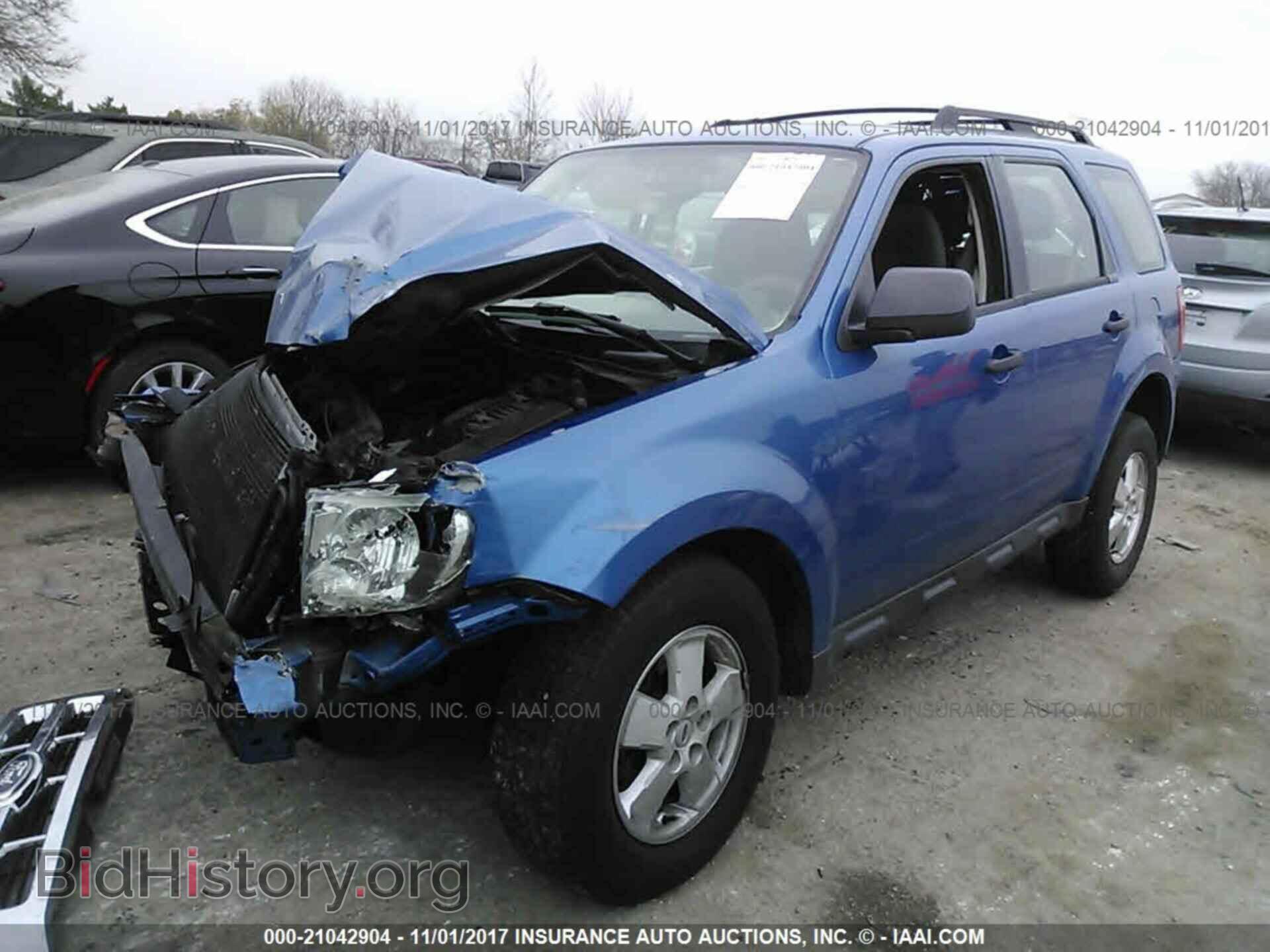 2011 Ford Escape - VIN: 1FMCU9C76BKC43197 - Фото 2