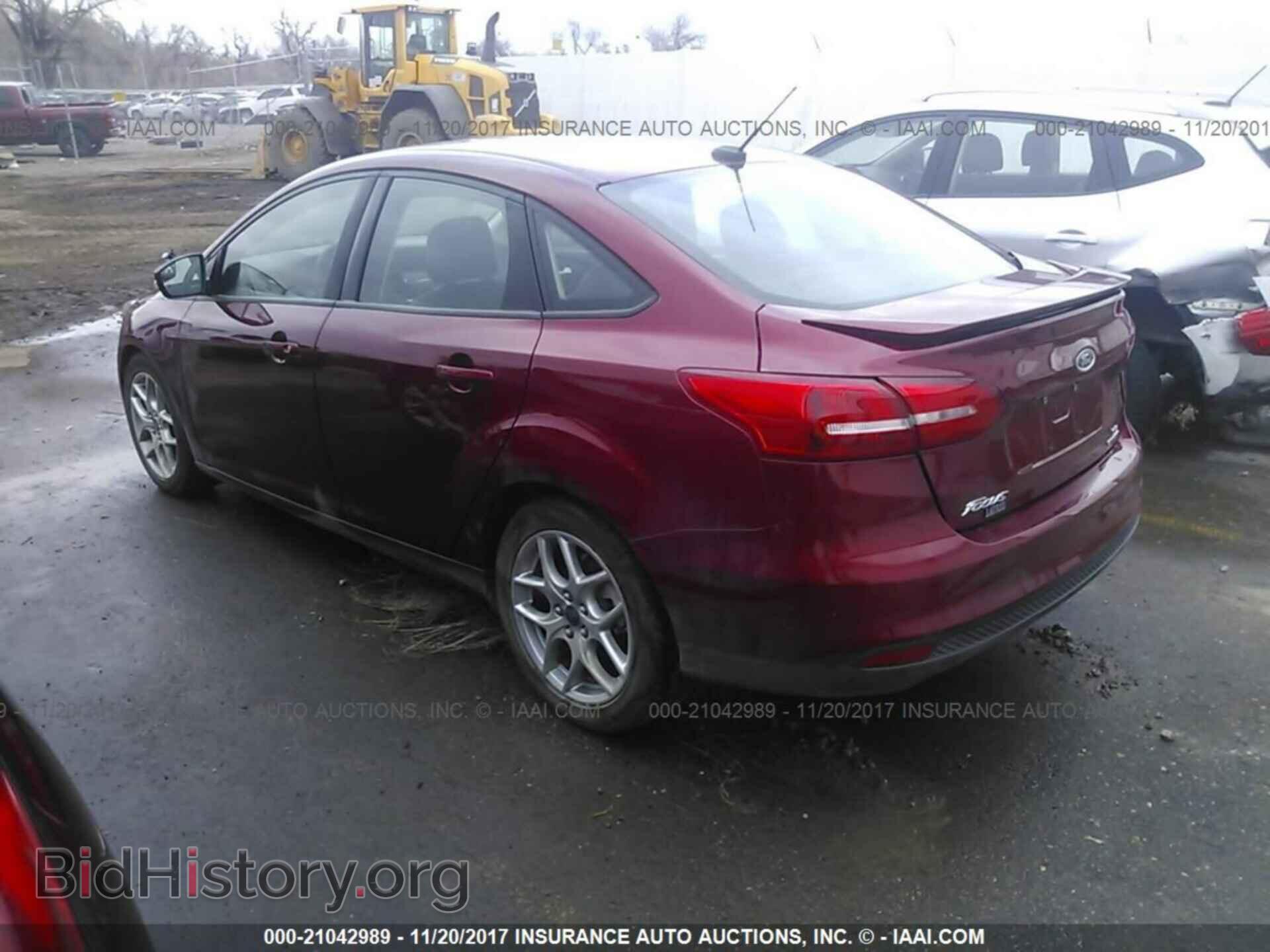 2015 Ford Focus - VIN: 1FADP3F21FL306967 - Photo 3