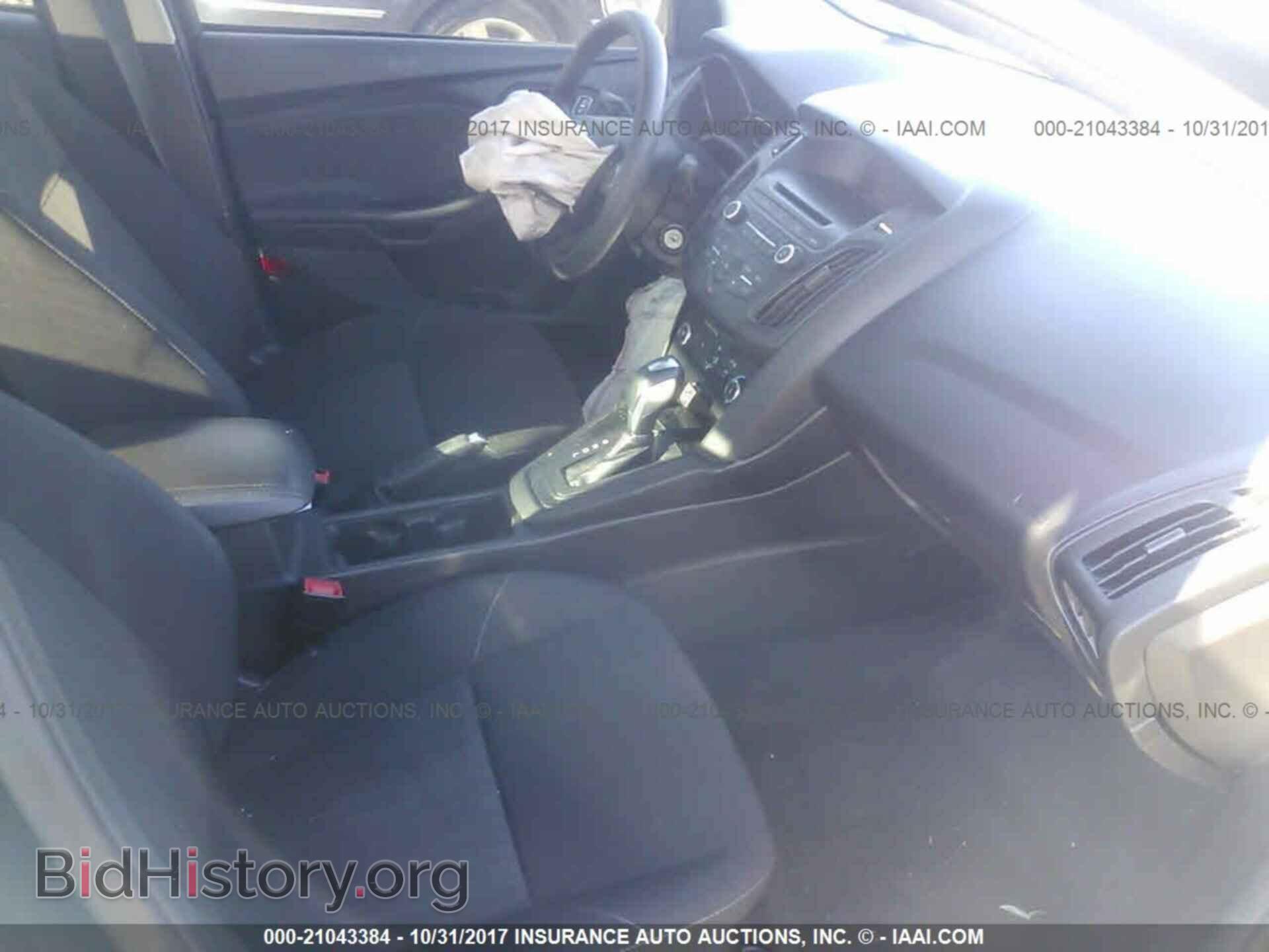 2015 Ford Focus - VIN: 1FADP3F22FL243135 - Photo 5