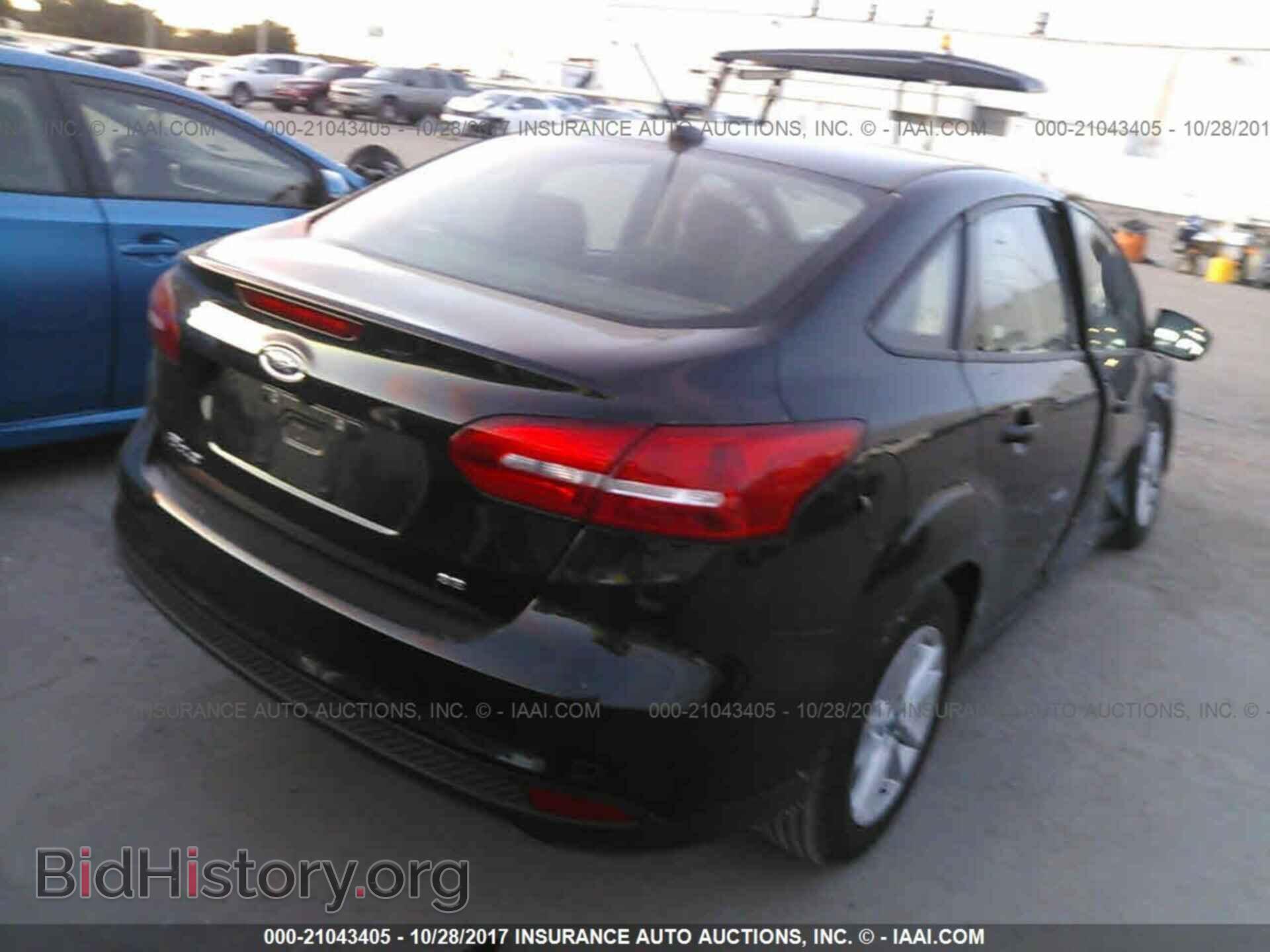 2017 Ford Focus - VIN: 1FADP3F23HL286353 - Photo 4