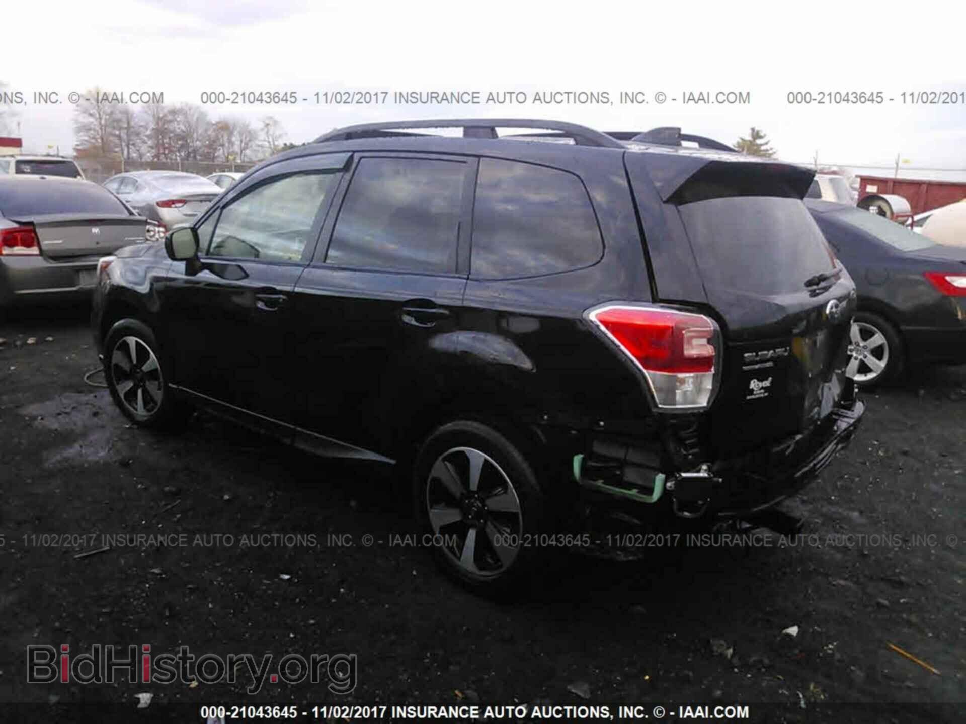 2017 Subaru Forester - VIN: JF2SJAGC9HH537864 - Фото 3