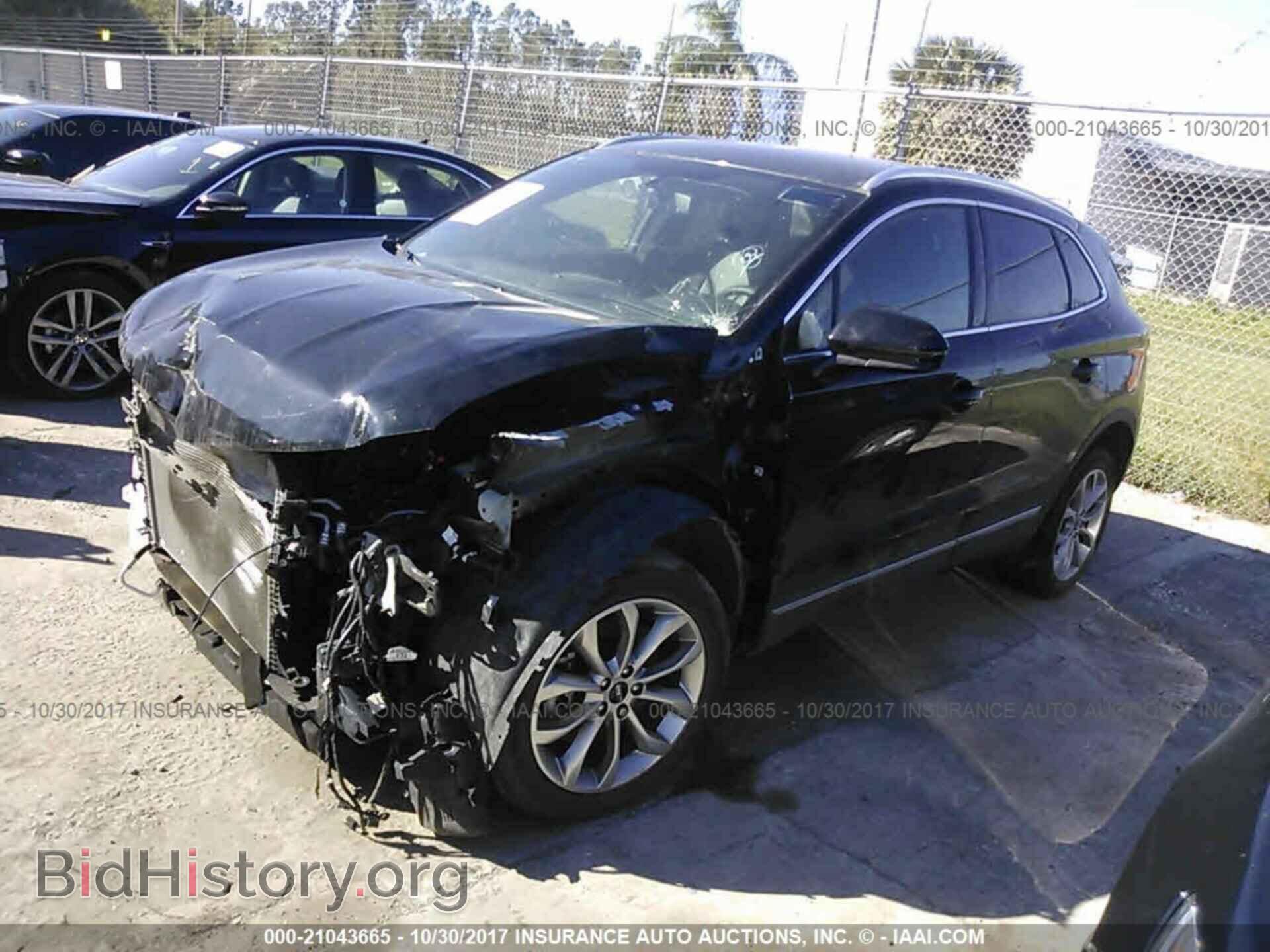 2017 Lincoln Mkc - VIN: 5LMCJ2C93HUL00550 - Photo 2