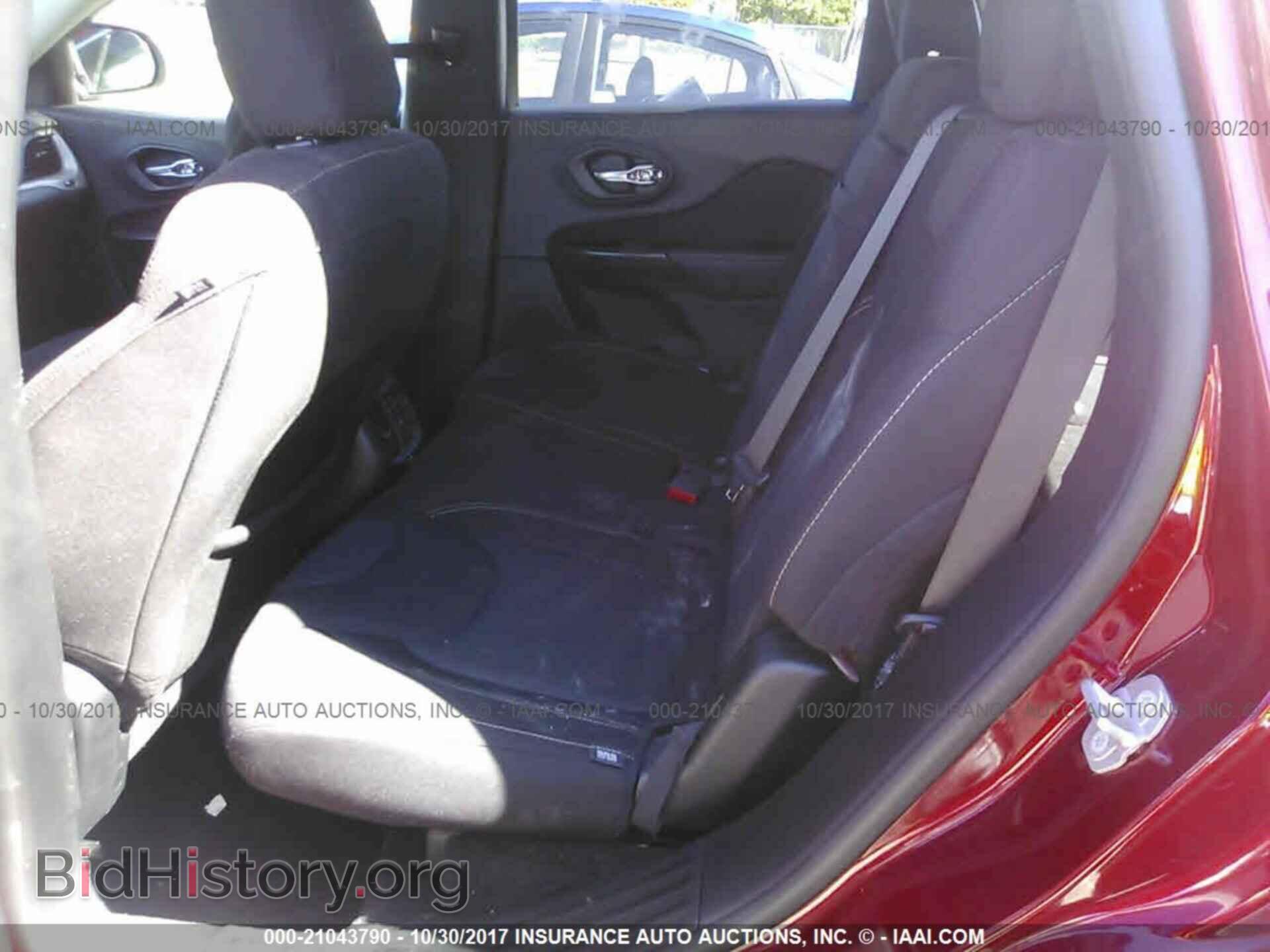2017 Jeep Cherokee - VIN: 1C4PJMCB0HW536679 - Фото 8