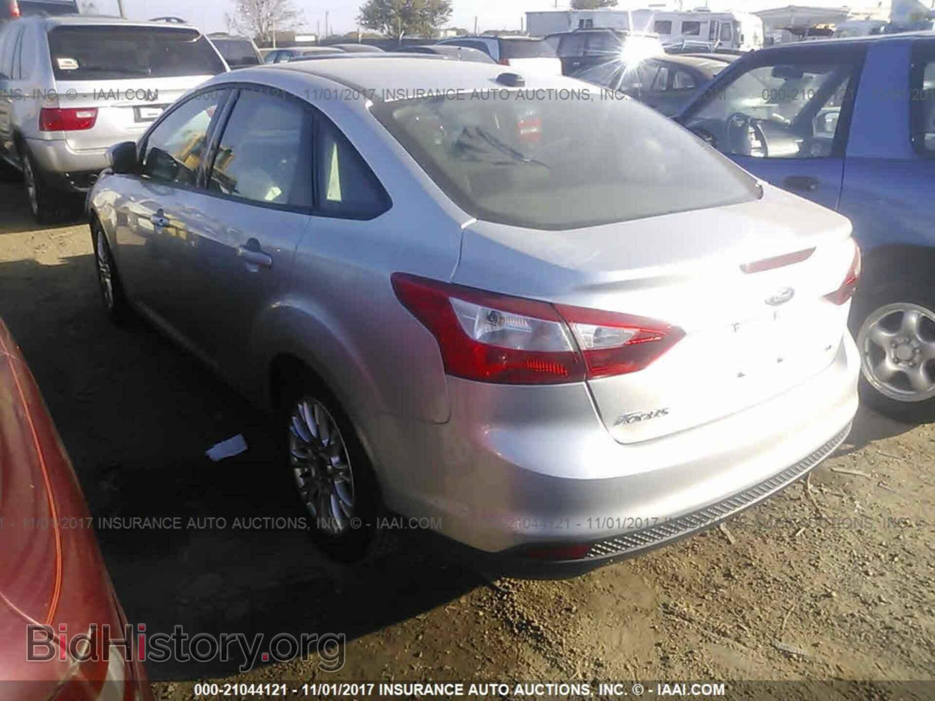 2012 Ford Focus - VIN: 1FAHP3F25CL394693 - Фото 3