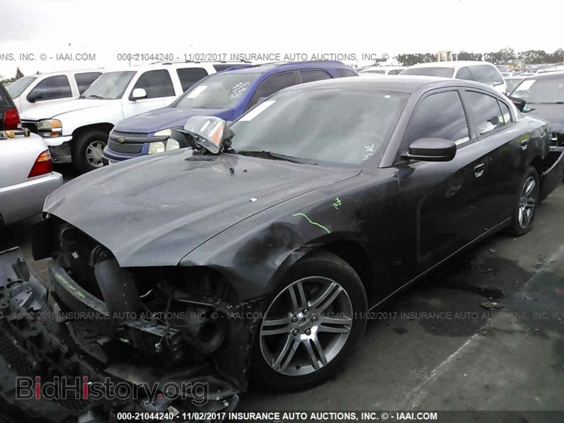 2013 Dodge Charger - VIN: 2C3CDXBG9DH637995 - Photo 2