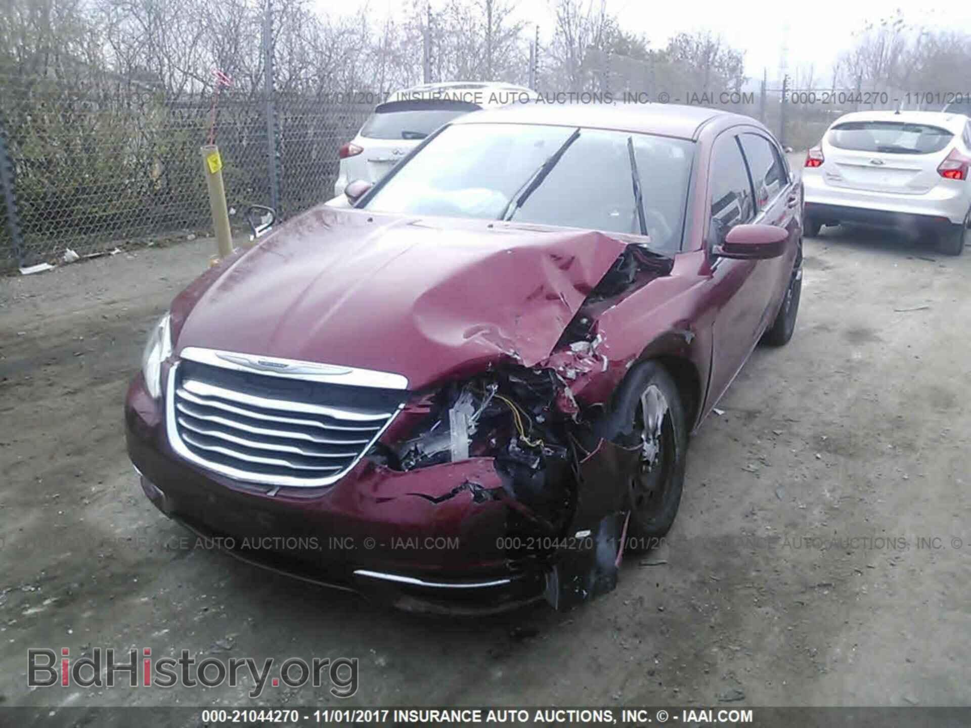 2014 Chrysler 200 - VIN: 1C3CCBAB0EN206644 - Photo 2