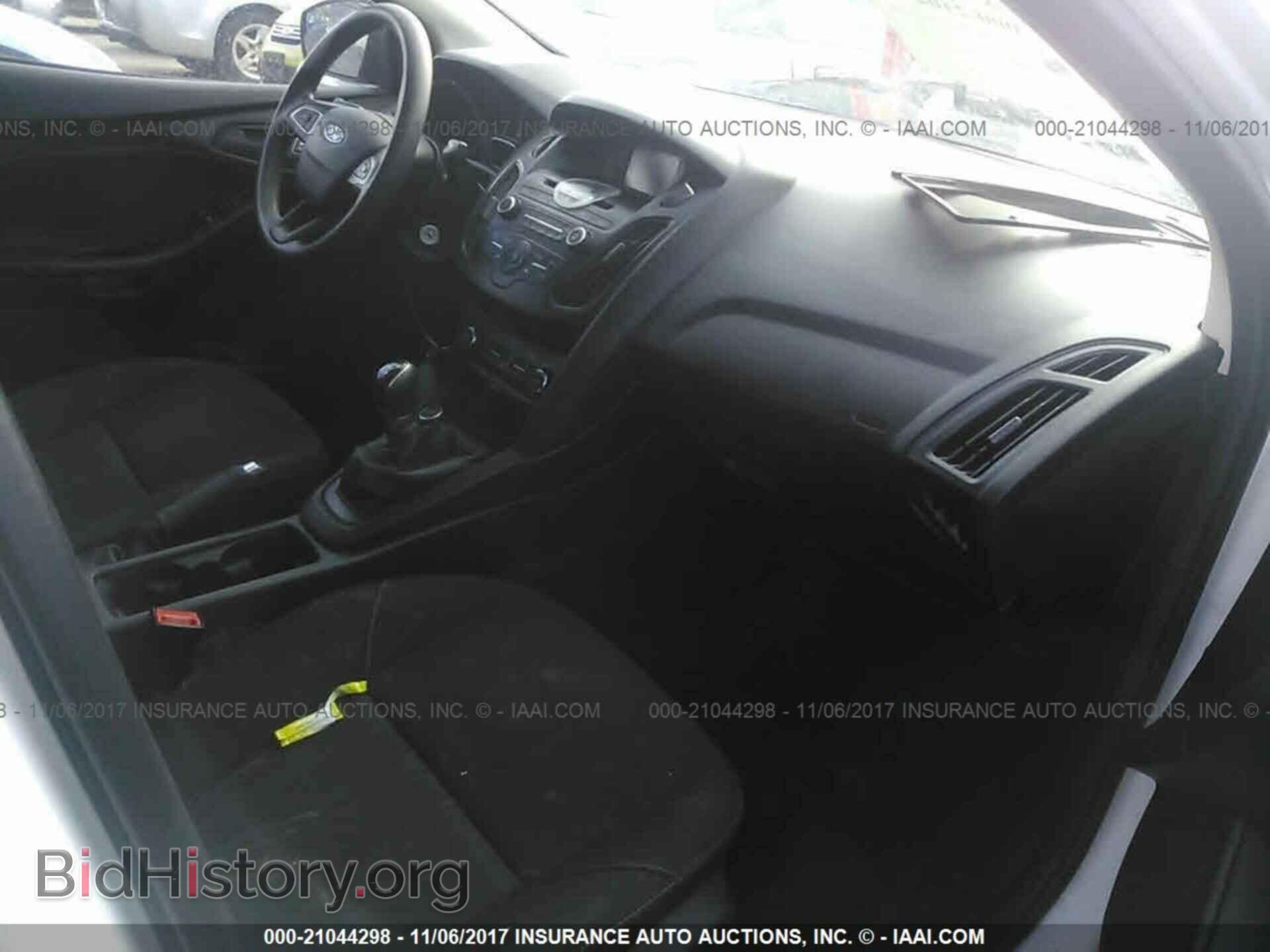2015 Ford Focus - VIN: 1FADP3E25FL328343 - Photo 5
