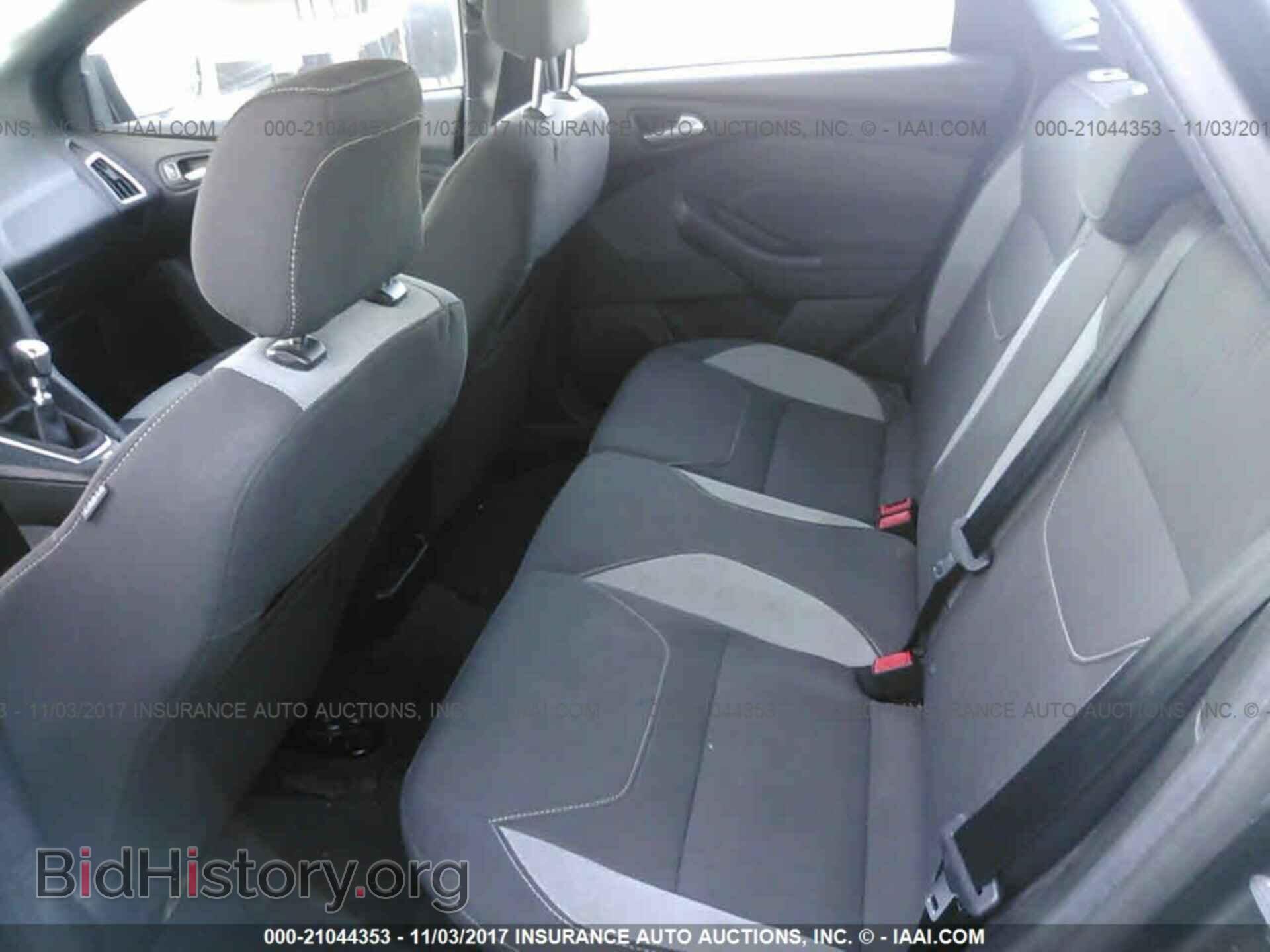2016 Ford Focus - VIN: 1FADP3L93GL371306 - Photo 8