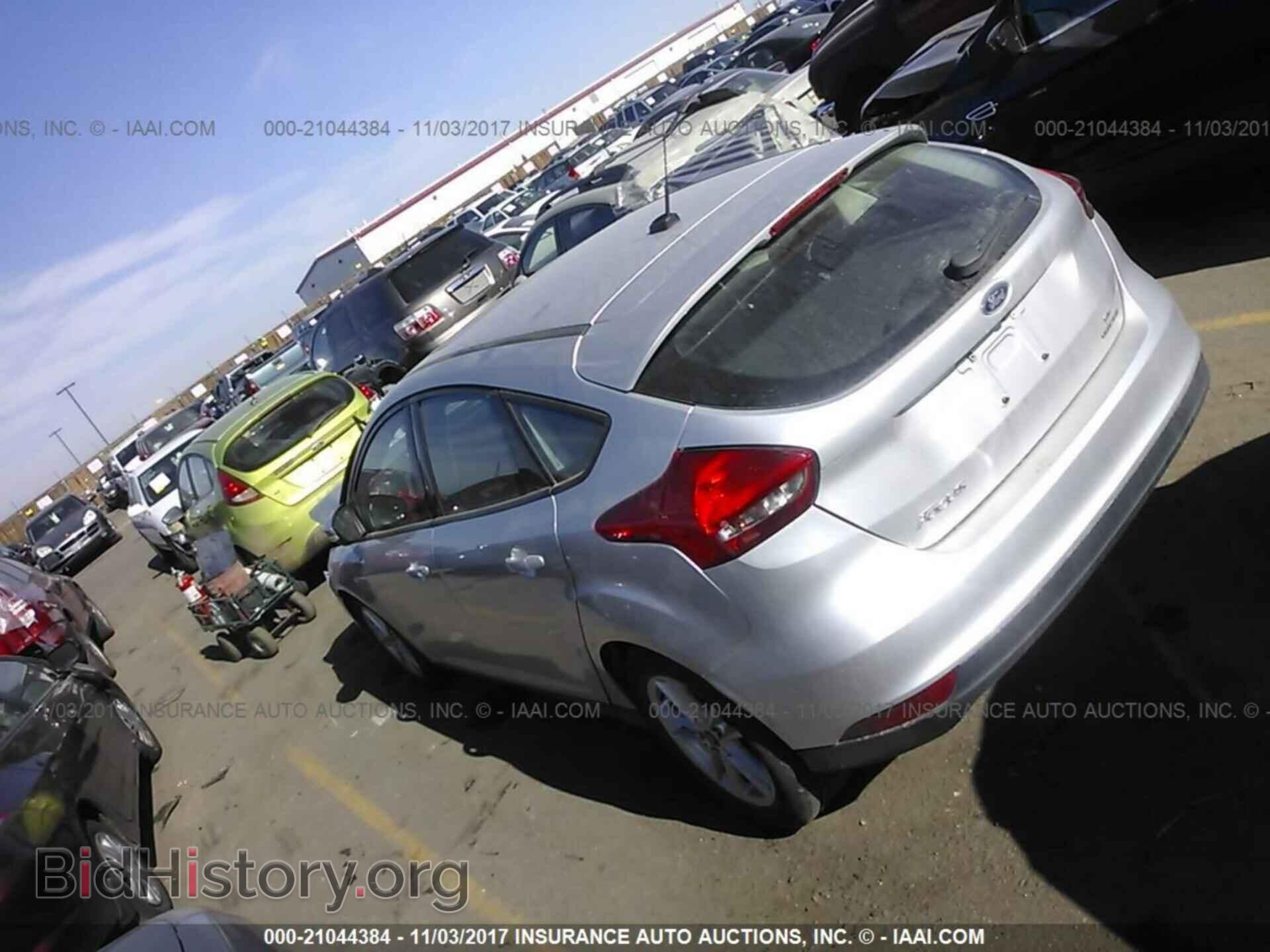 2016 Ford Focus - VIN: 1FADP3K25GL204711 - Photo 3