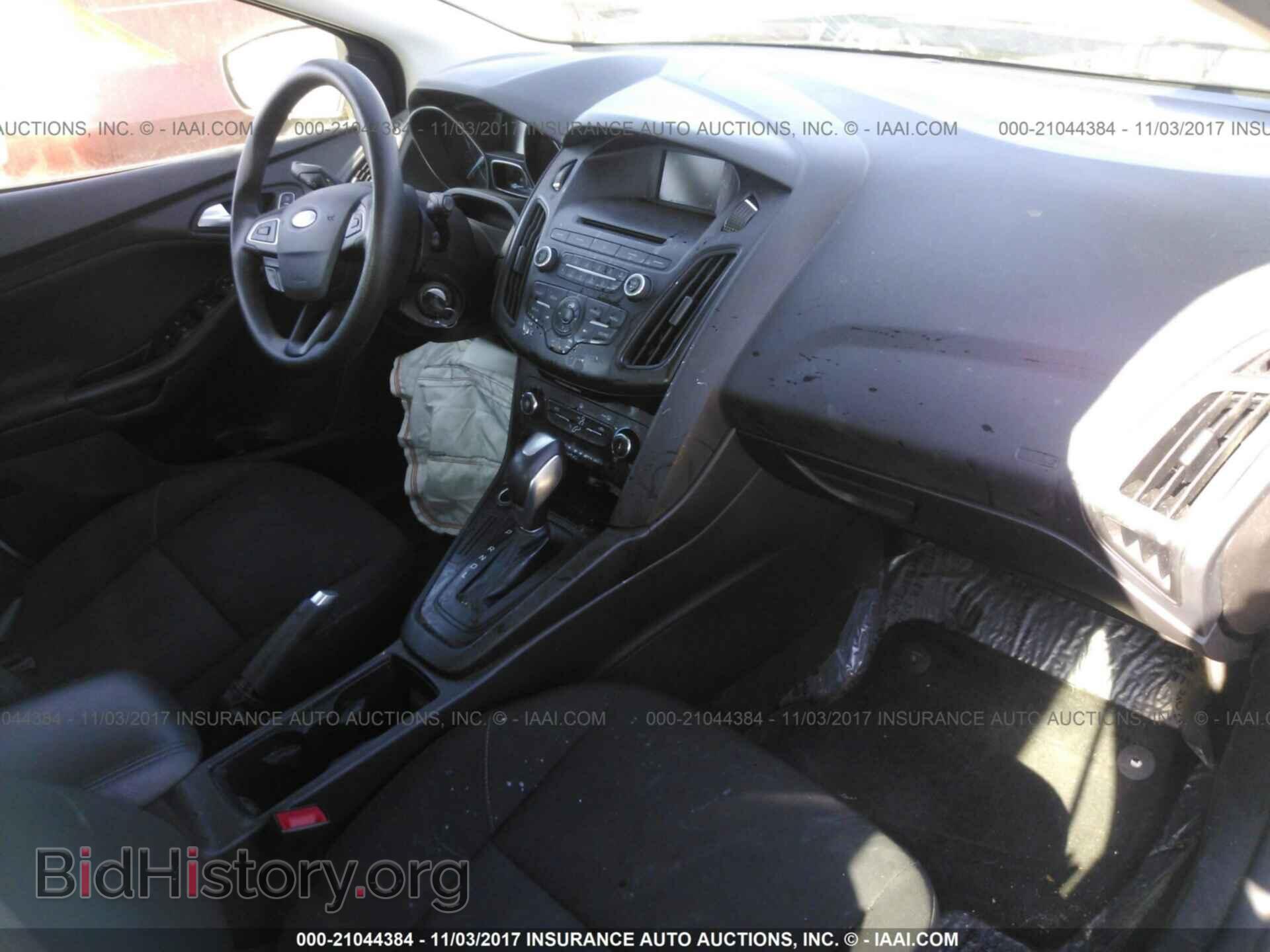 2016 Ford Focus - VIN: 1FADP3K25GL204711 - Photo 5